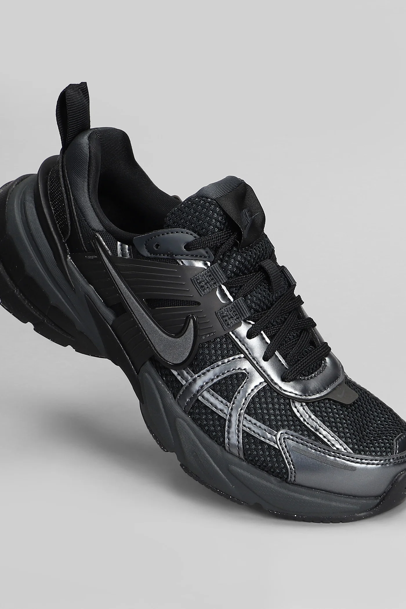 V2K Run Sneakers in black leather and fabric - Image 5