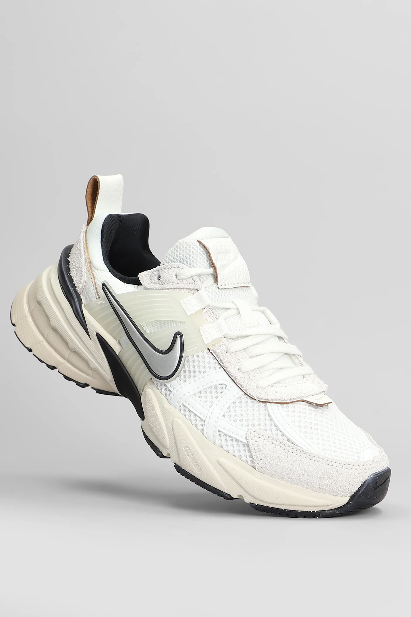 V2K Run Sneakers in white leather and fabric - Image 5