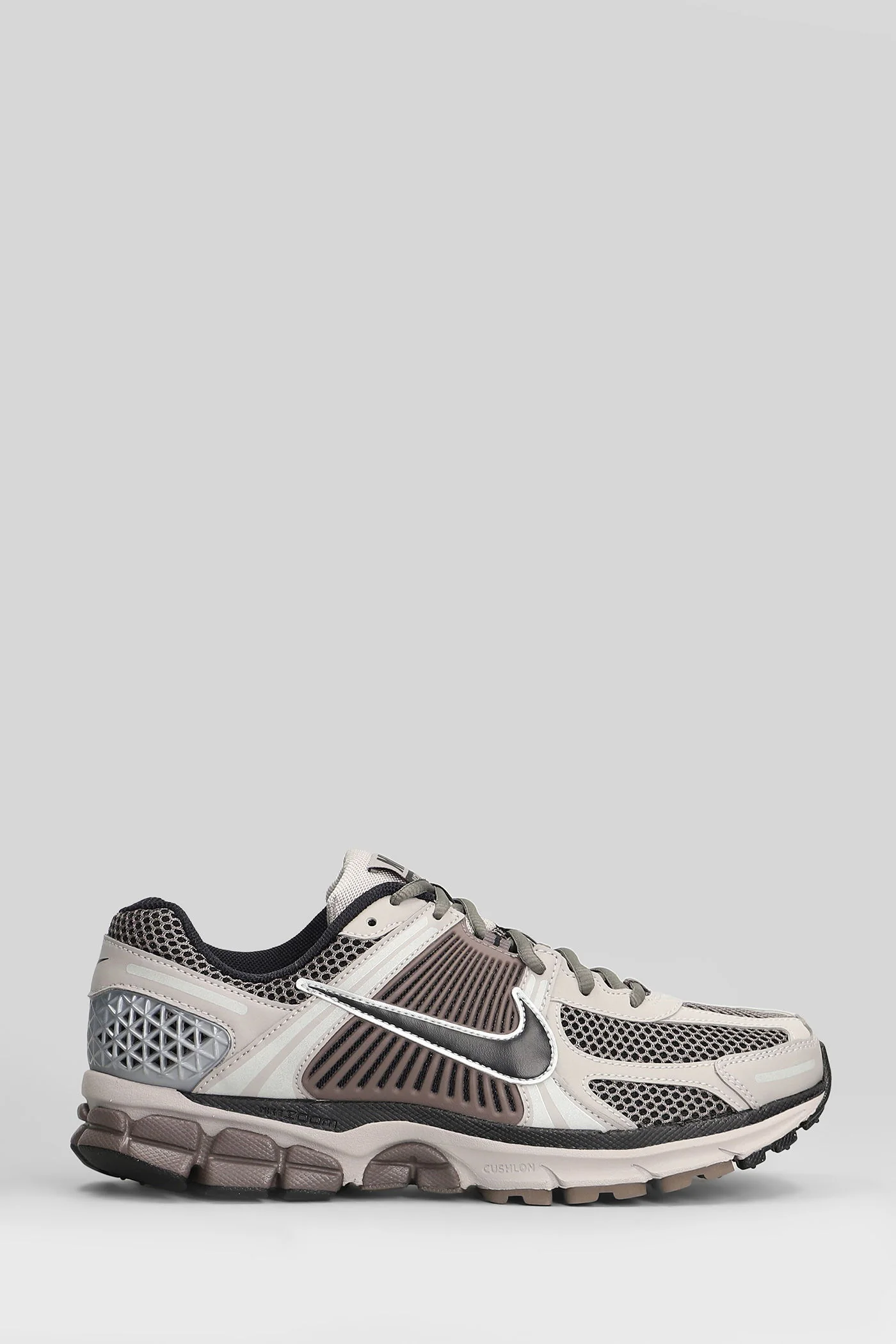 Zoom Vomero 5 Sneakers in grey leather and fabric