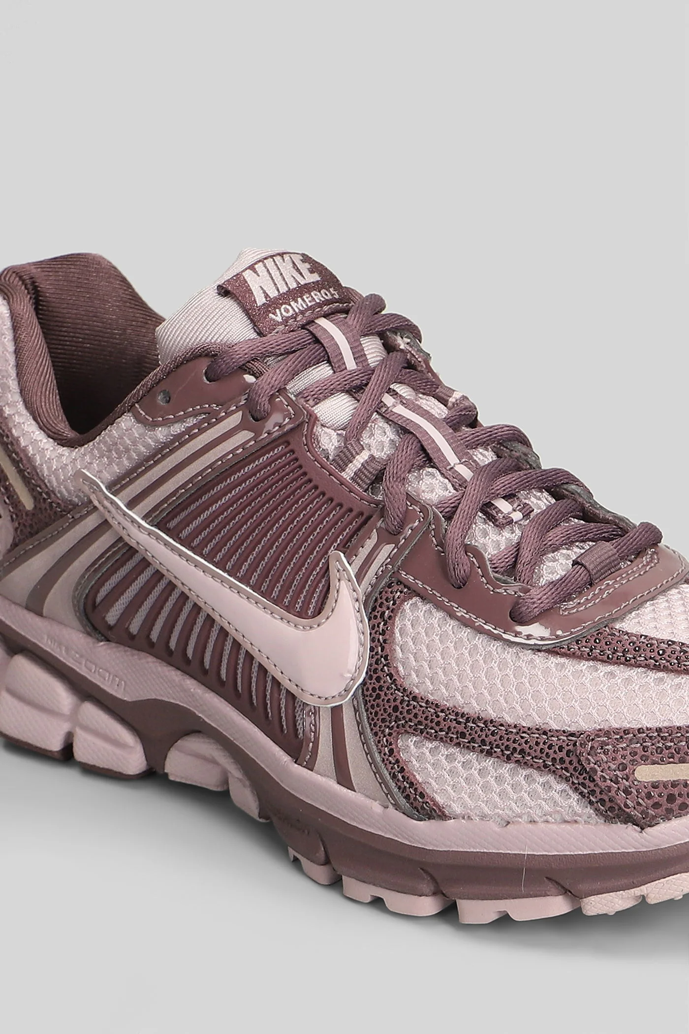 Zoom Vomero 5 Sneakers in Lilla leather and fabric - Image 15
