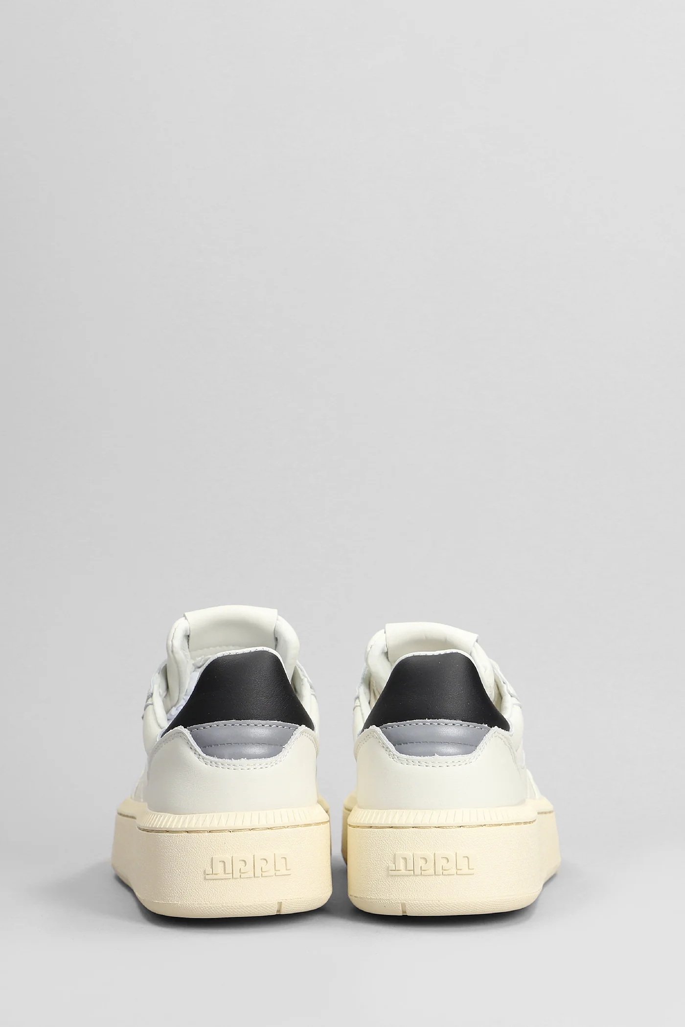 Sneakers in white leather - Image 4