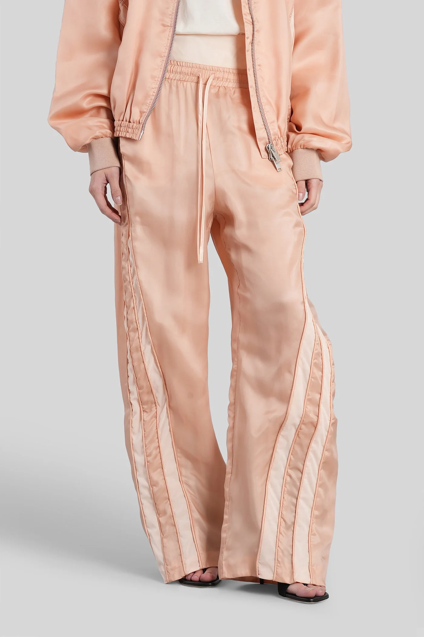 Pants in rose-pink silk