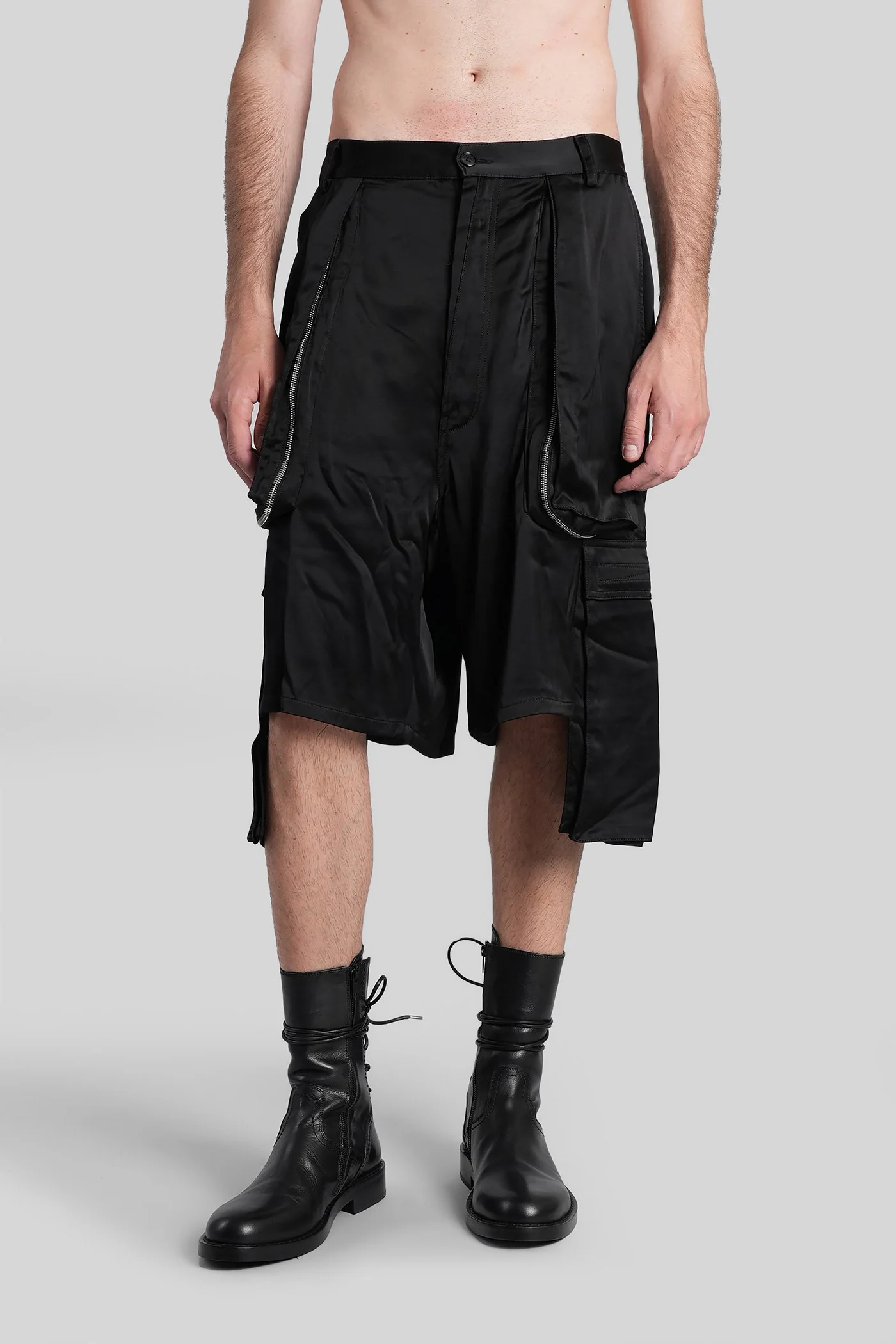 Shorts in black viscose