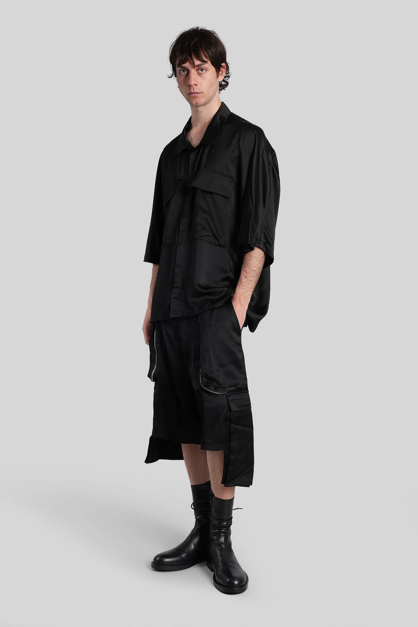 Shorts in black viscose - Image 2