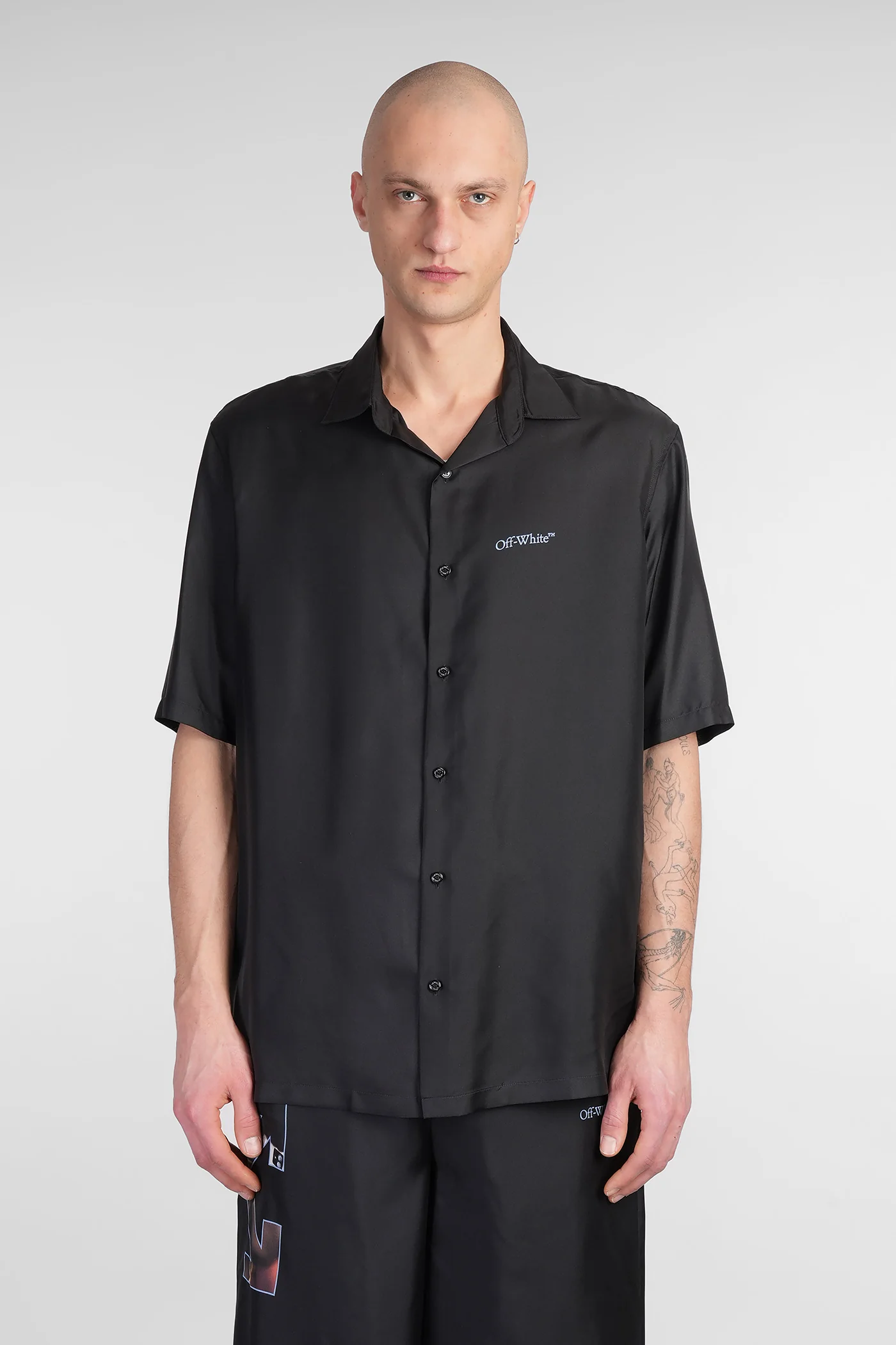Shirt in black silk