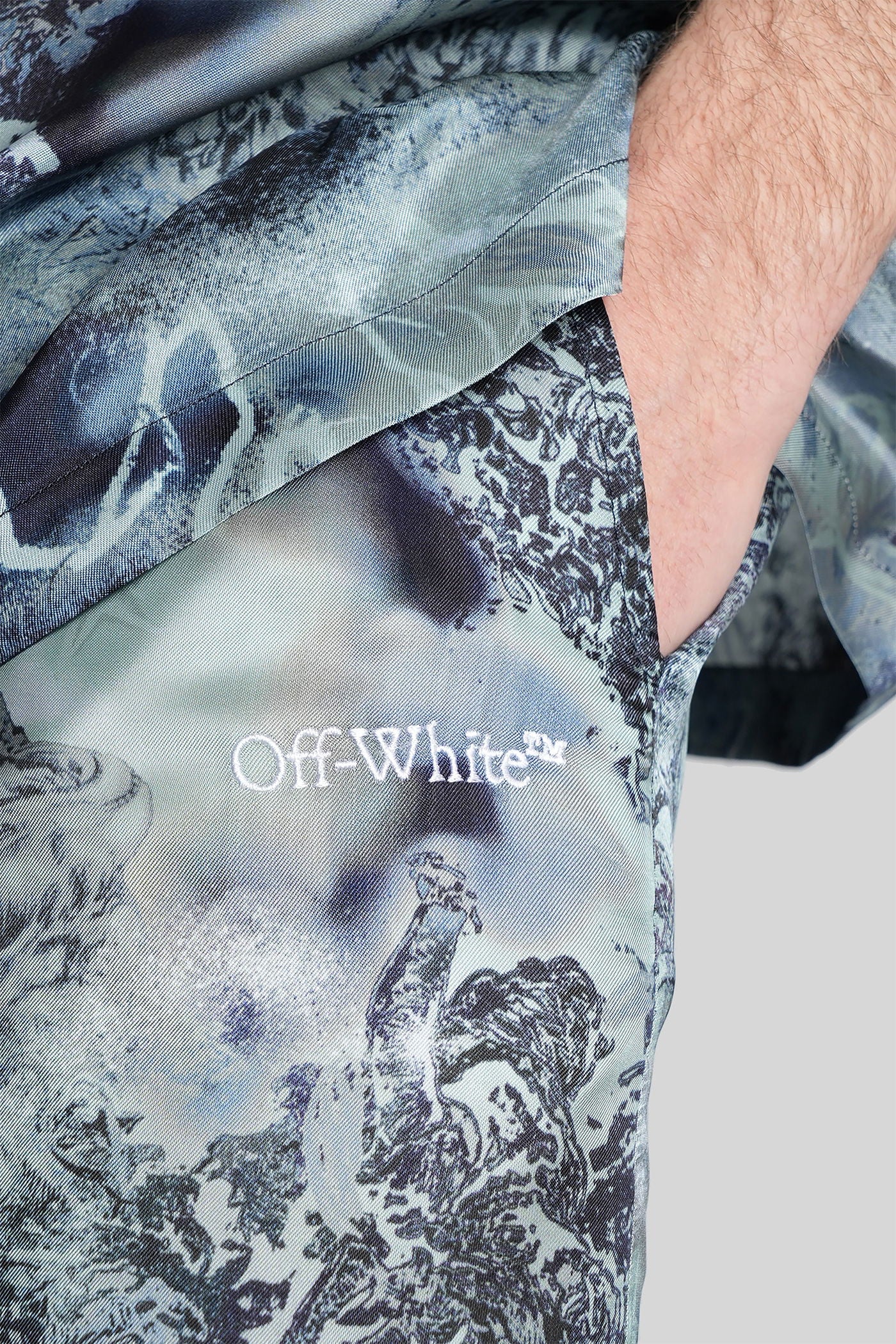 Shorts in blue viscose - Image 5