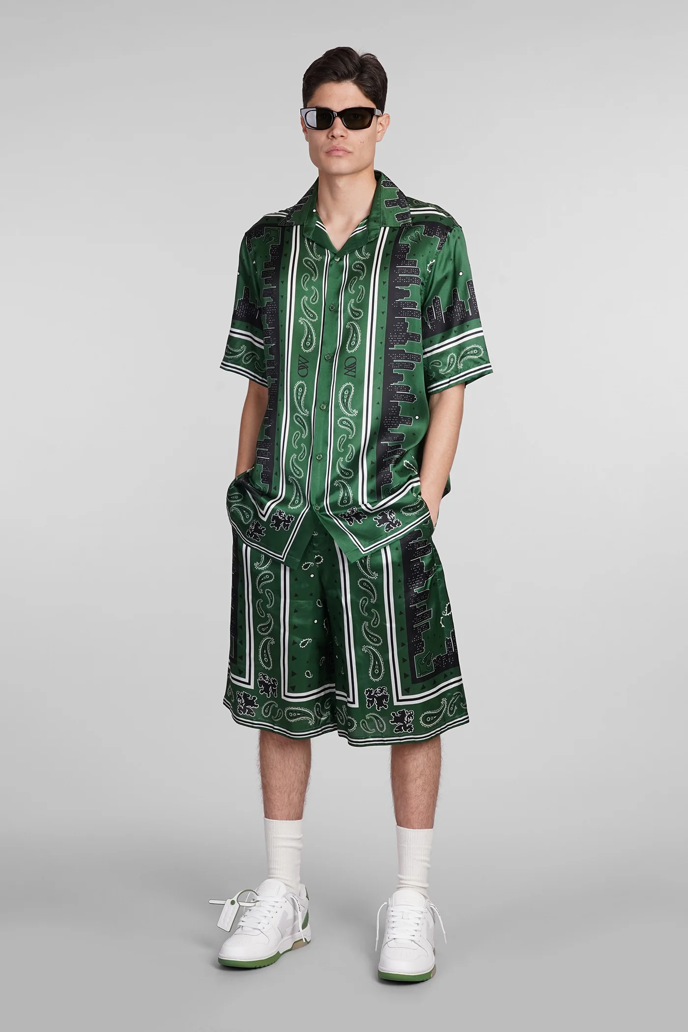 Shorts in green viscose - Image 2