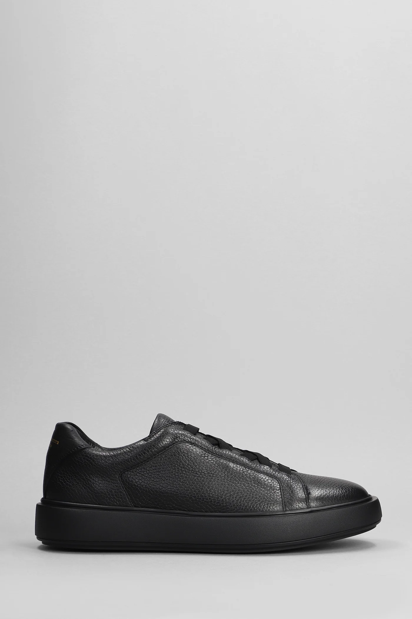 Slouch 001 Sneakers in black leather