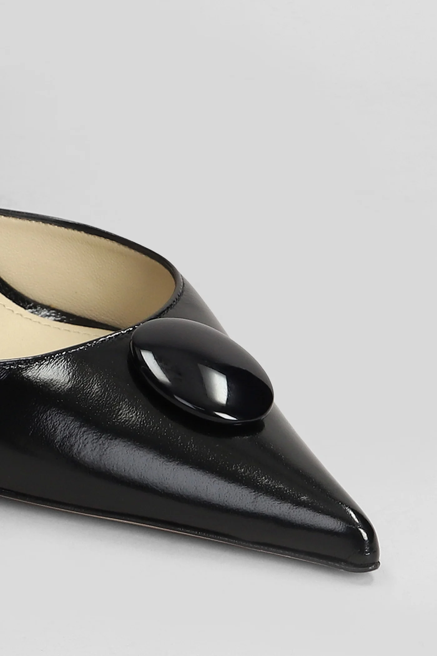 Petunia Pumps in black leather - Image 5