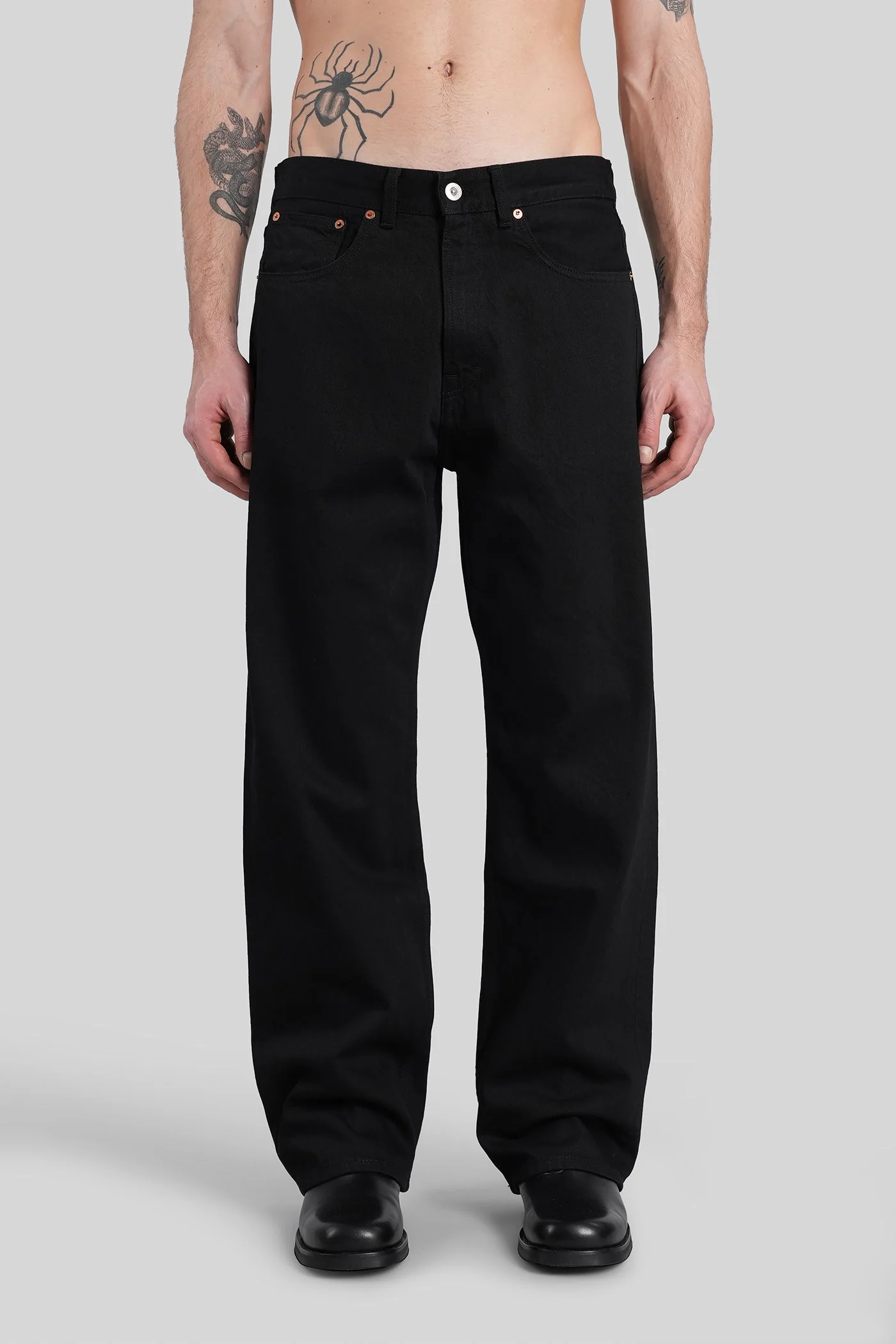Third cut Jeans in black denim