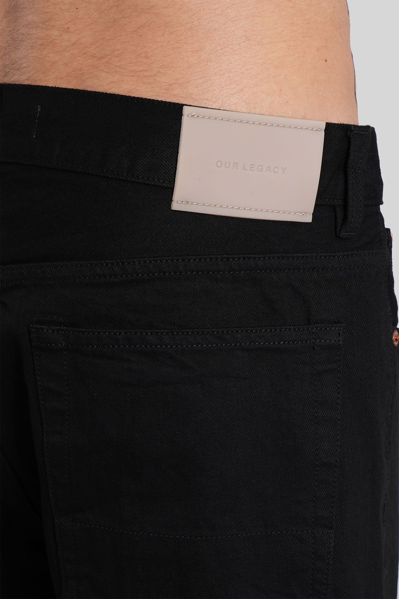Third cut Jeans in black denim - Image 5
