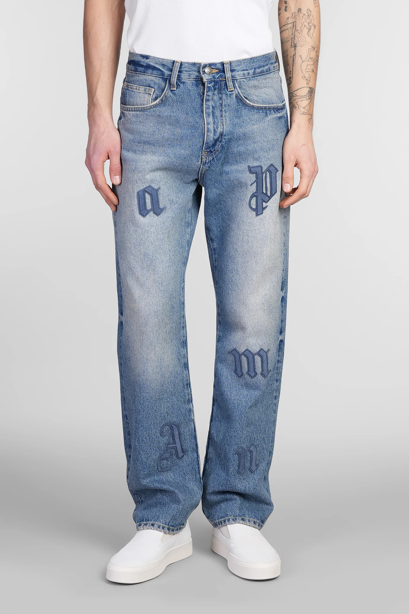 Jeans in blue denim