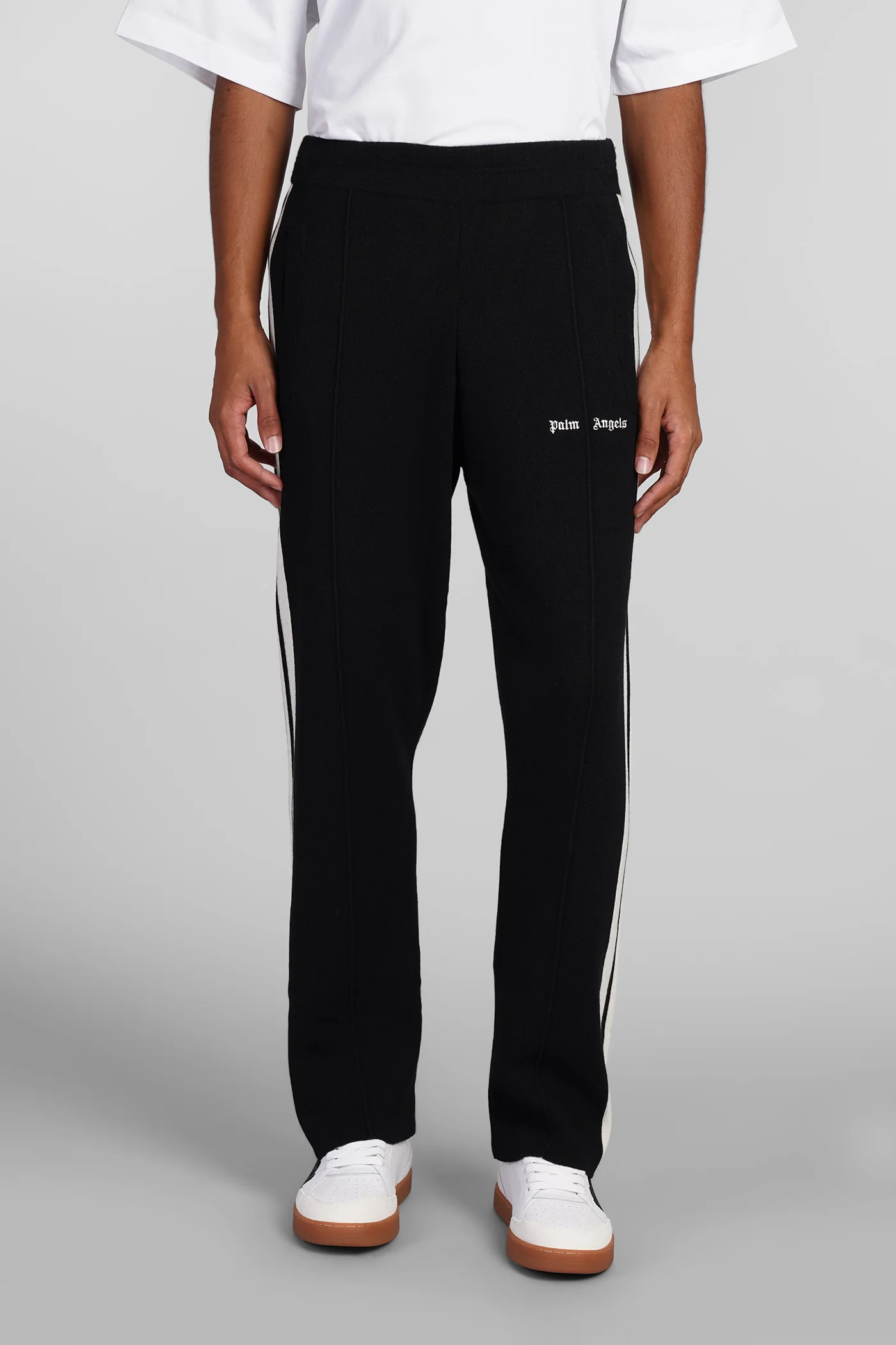 Pants in black wool