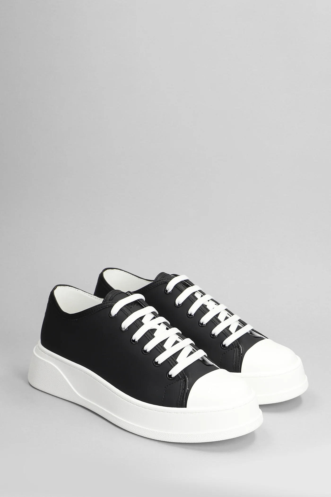 Sneakers in black rubber/plasic - Image 2
