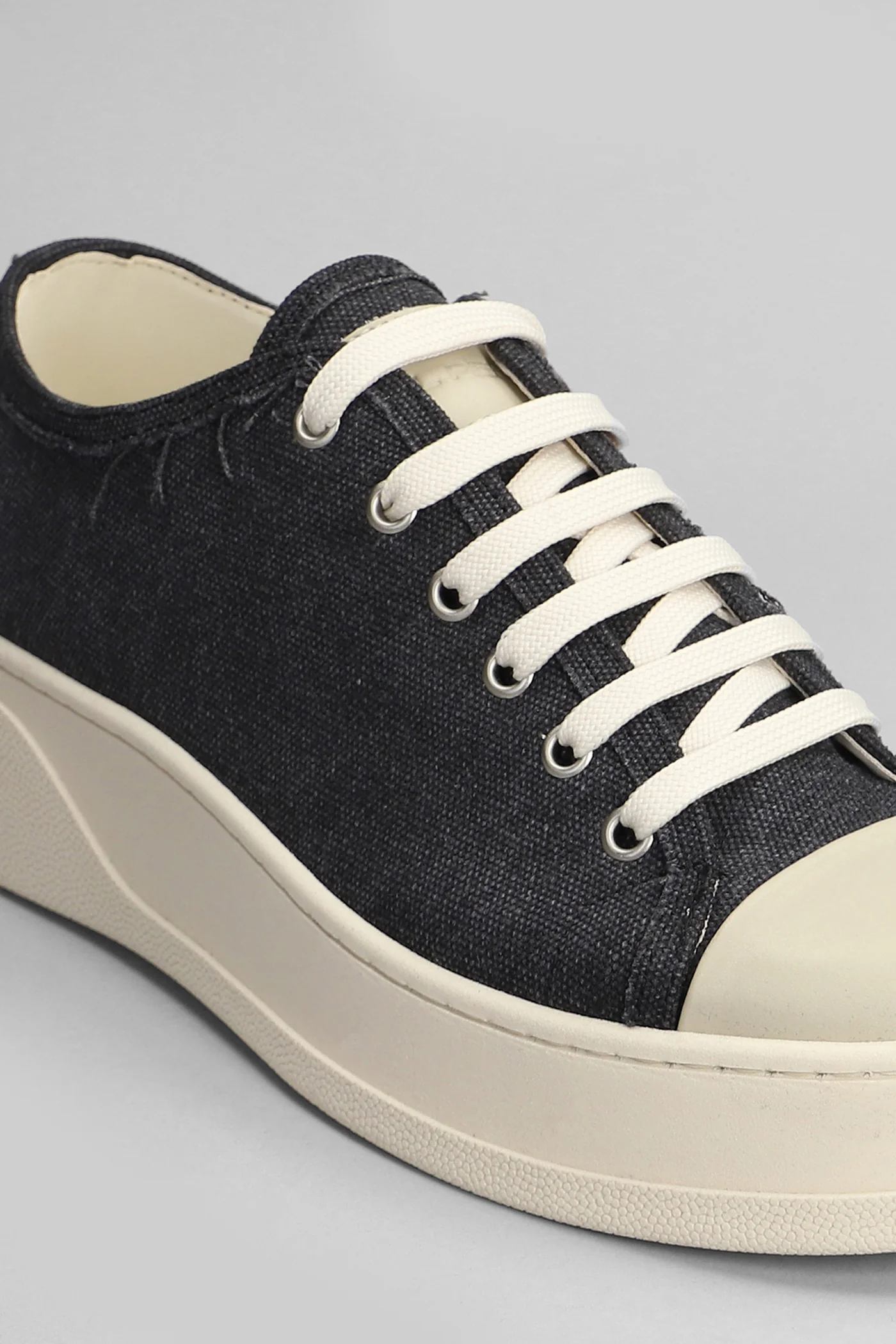 Sneakers in grey canvas - Image 5