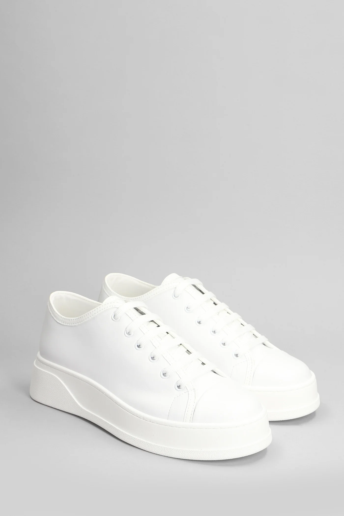 Sneakers in white leather - Image 2