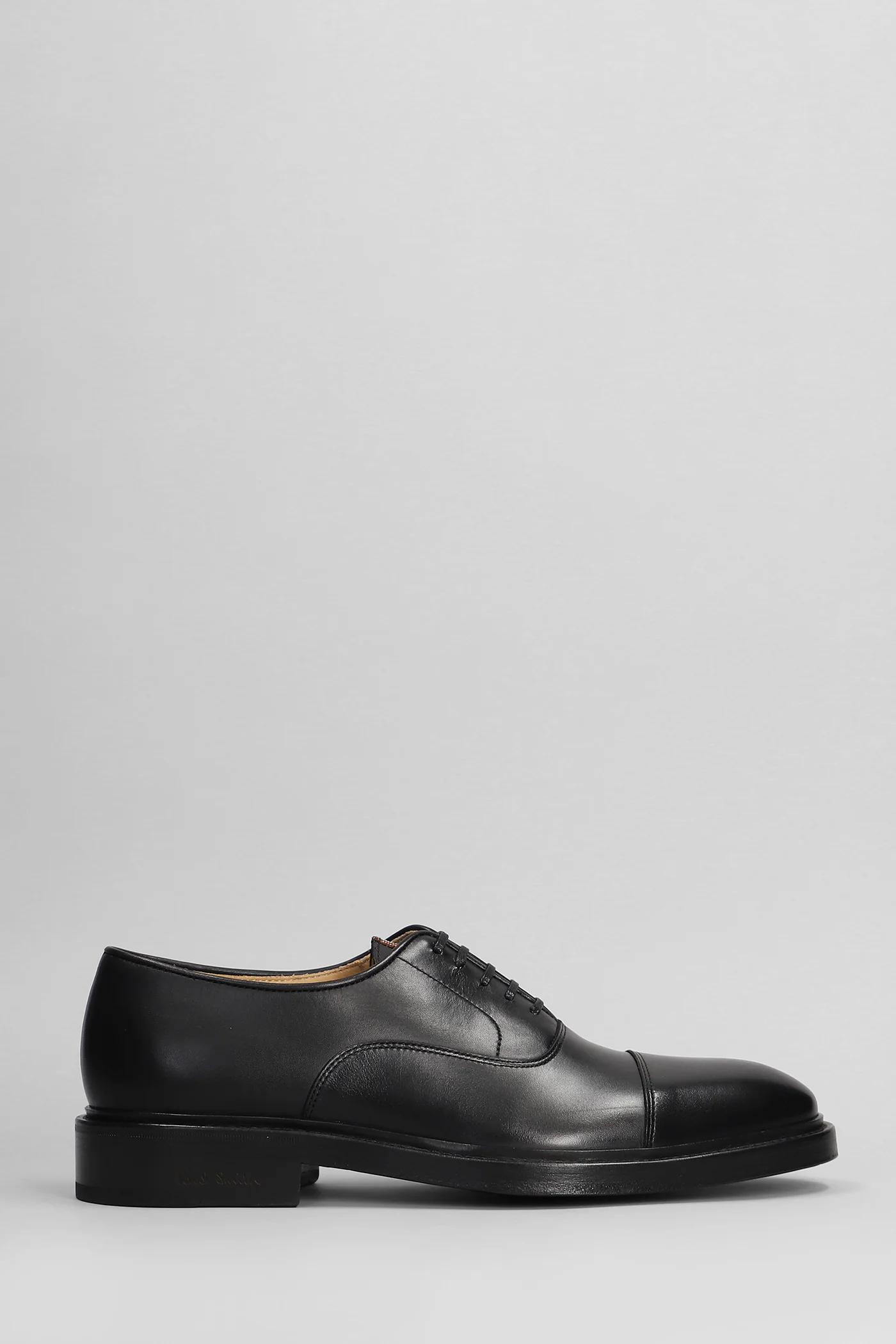 Balthazar Lace up shoes in black leather