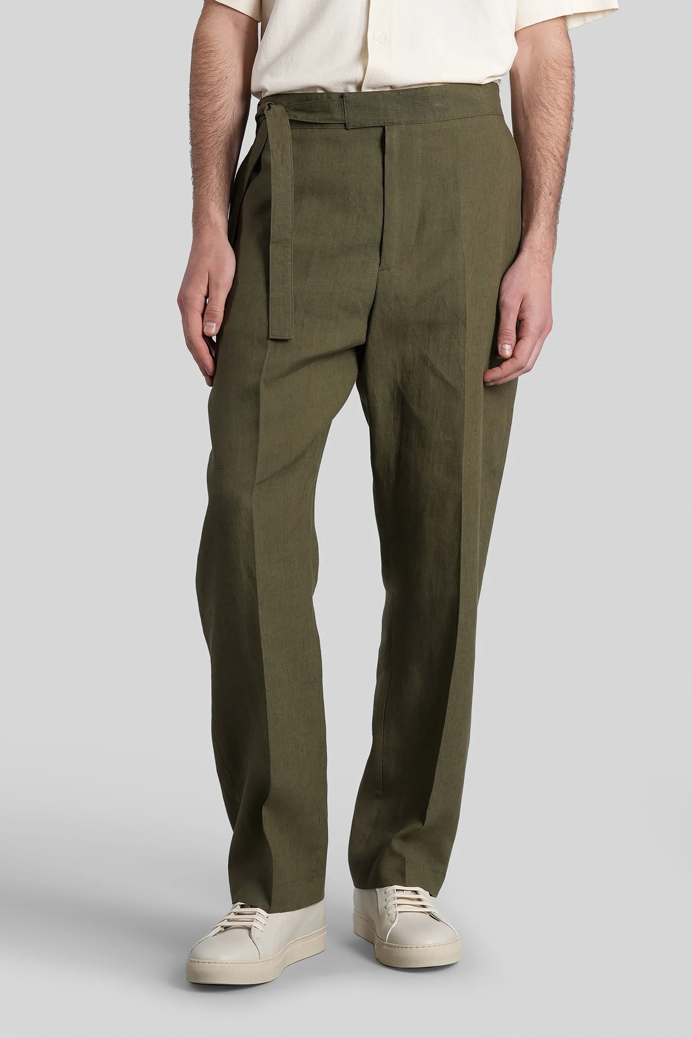 Pants in green linen