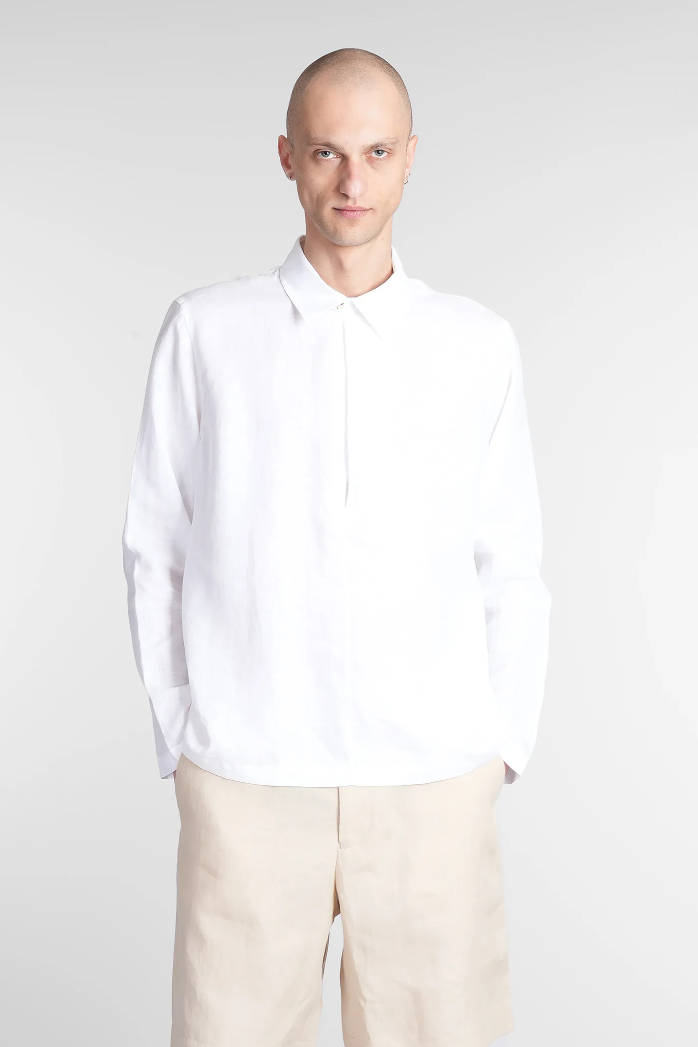 Shirt in white linen
