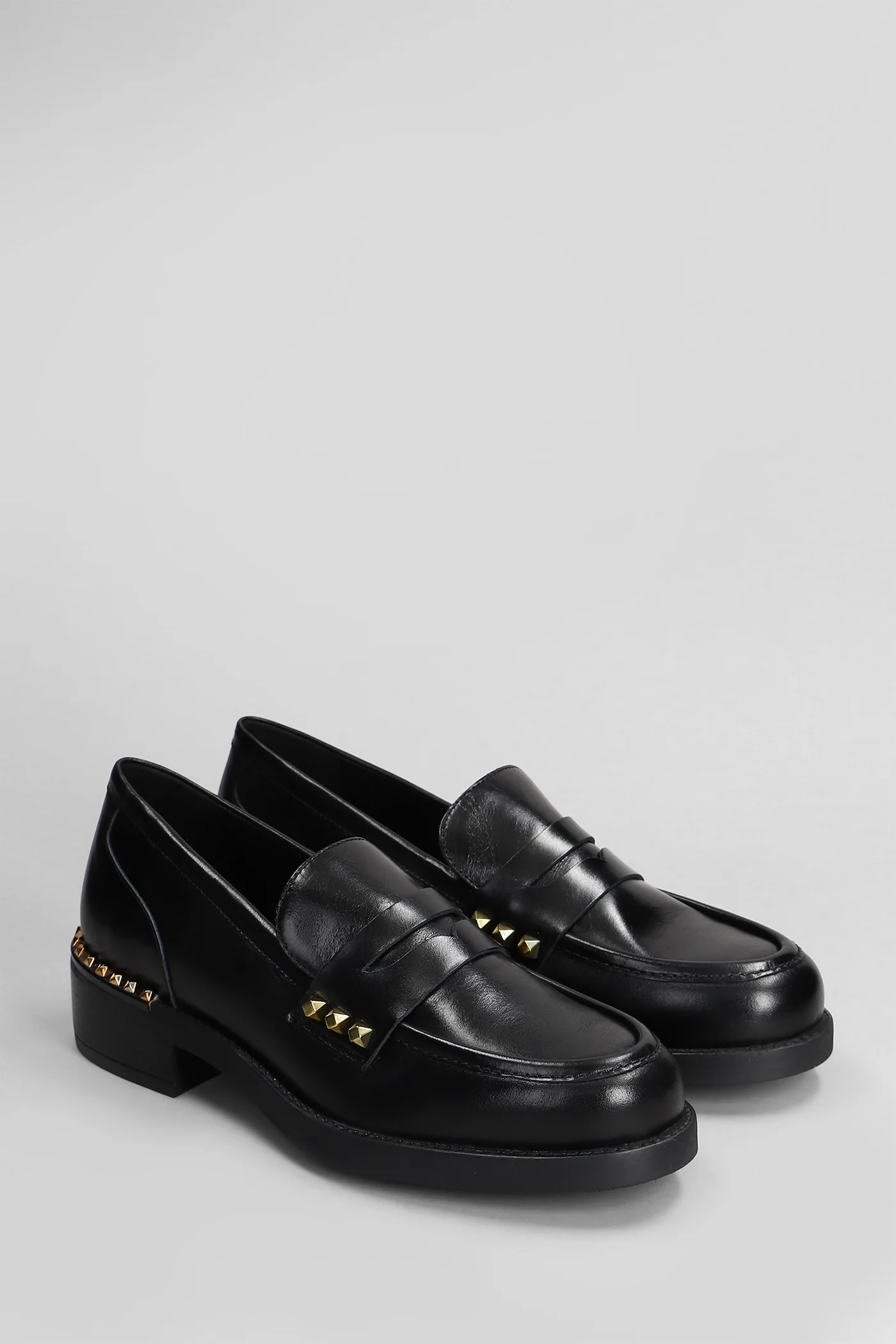 Loafers in black leather - Image 2