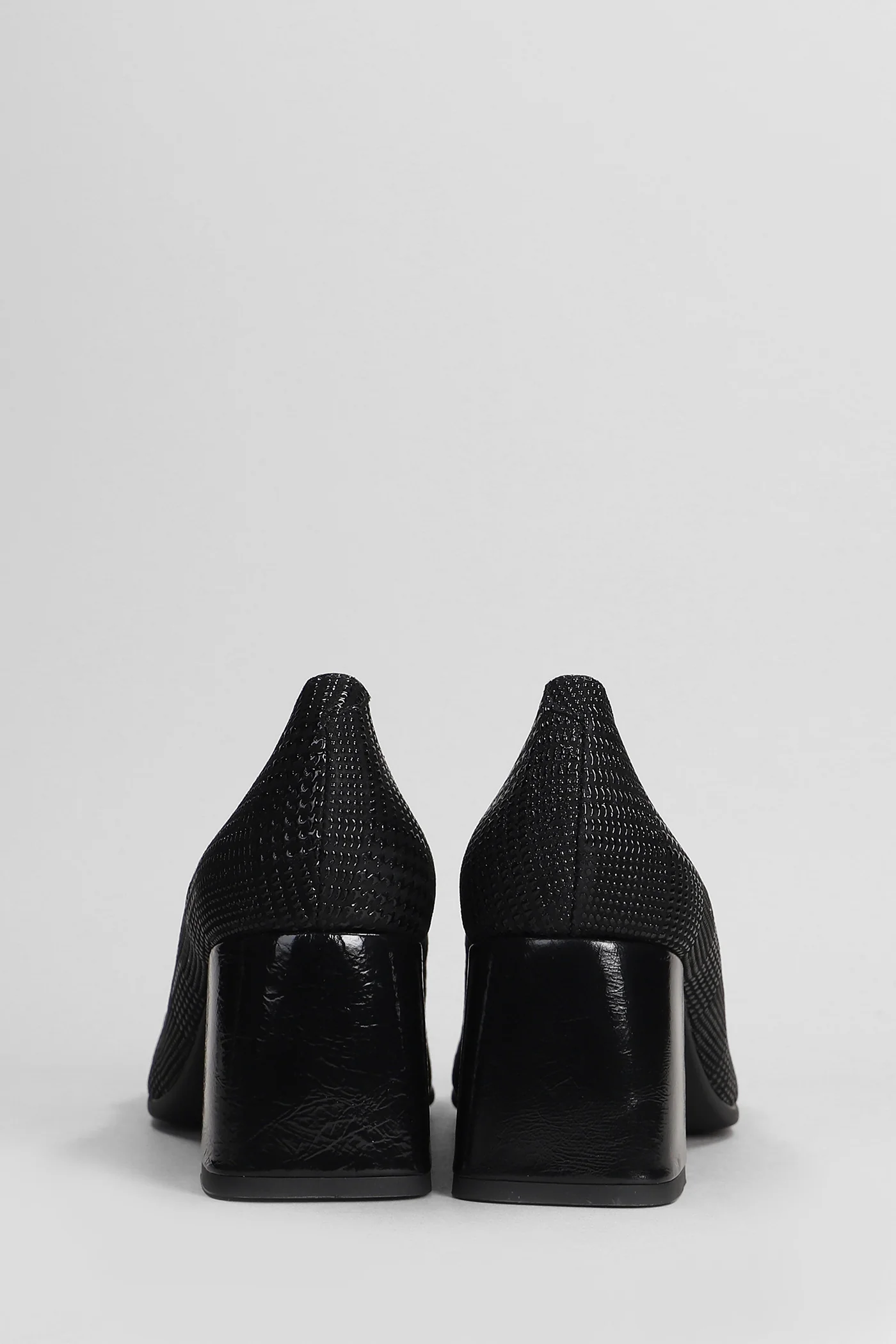 Pumps in black leather - Image 4