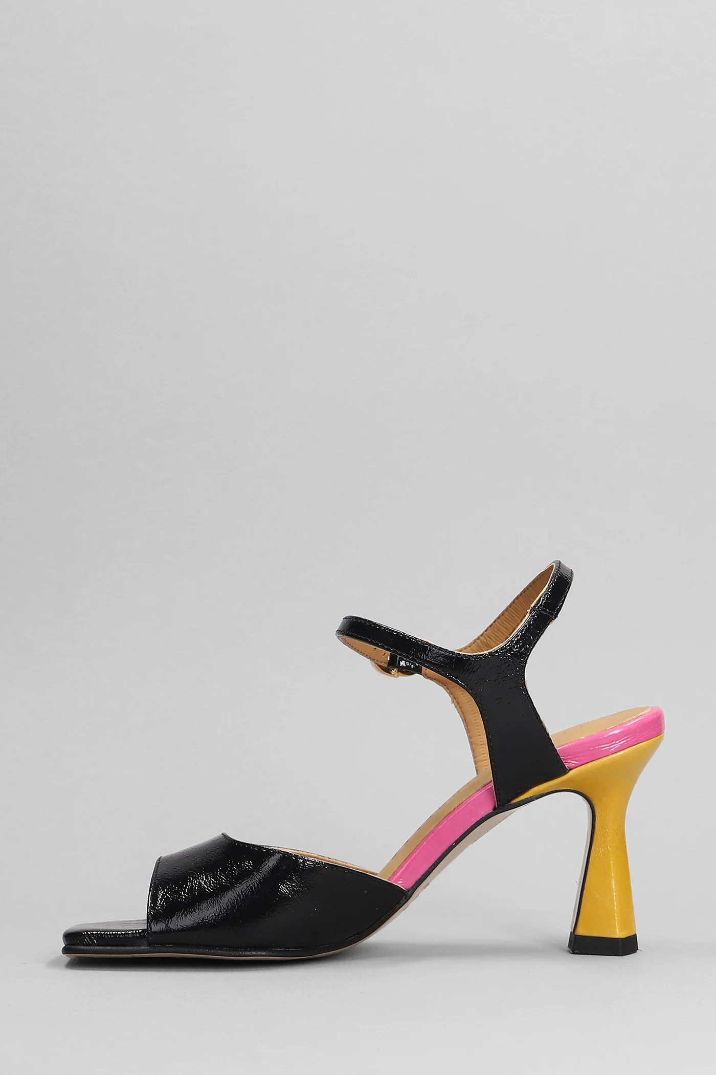 Sandals in black leather - Image 3