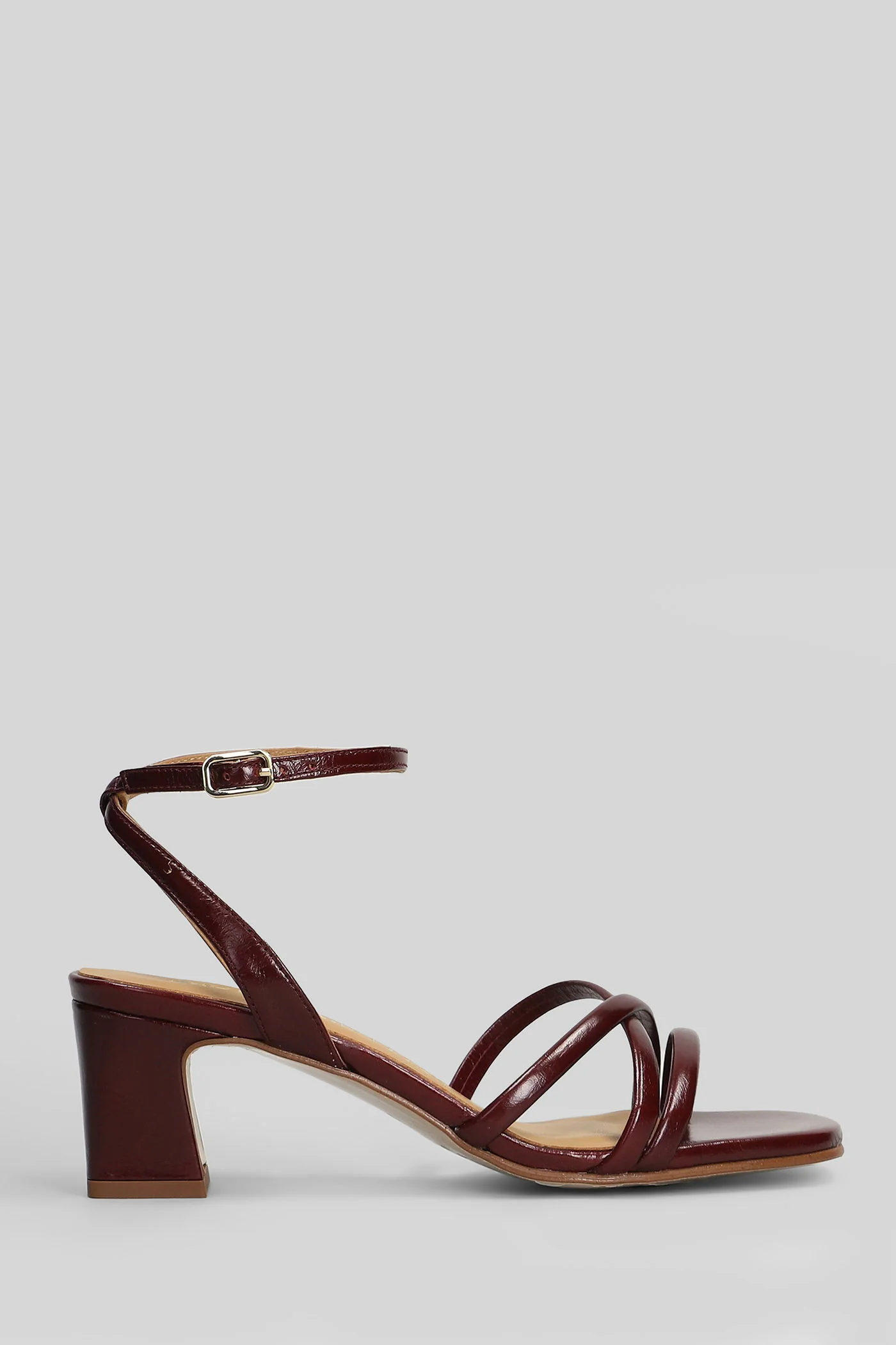 Sandals in bordeaux leather