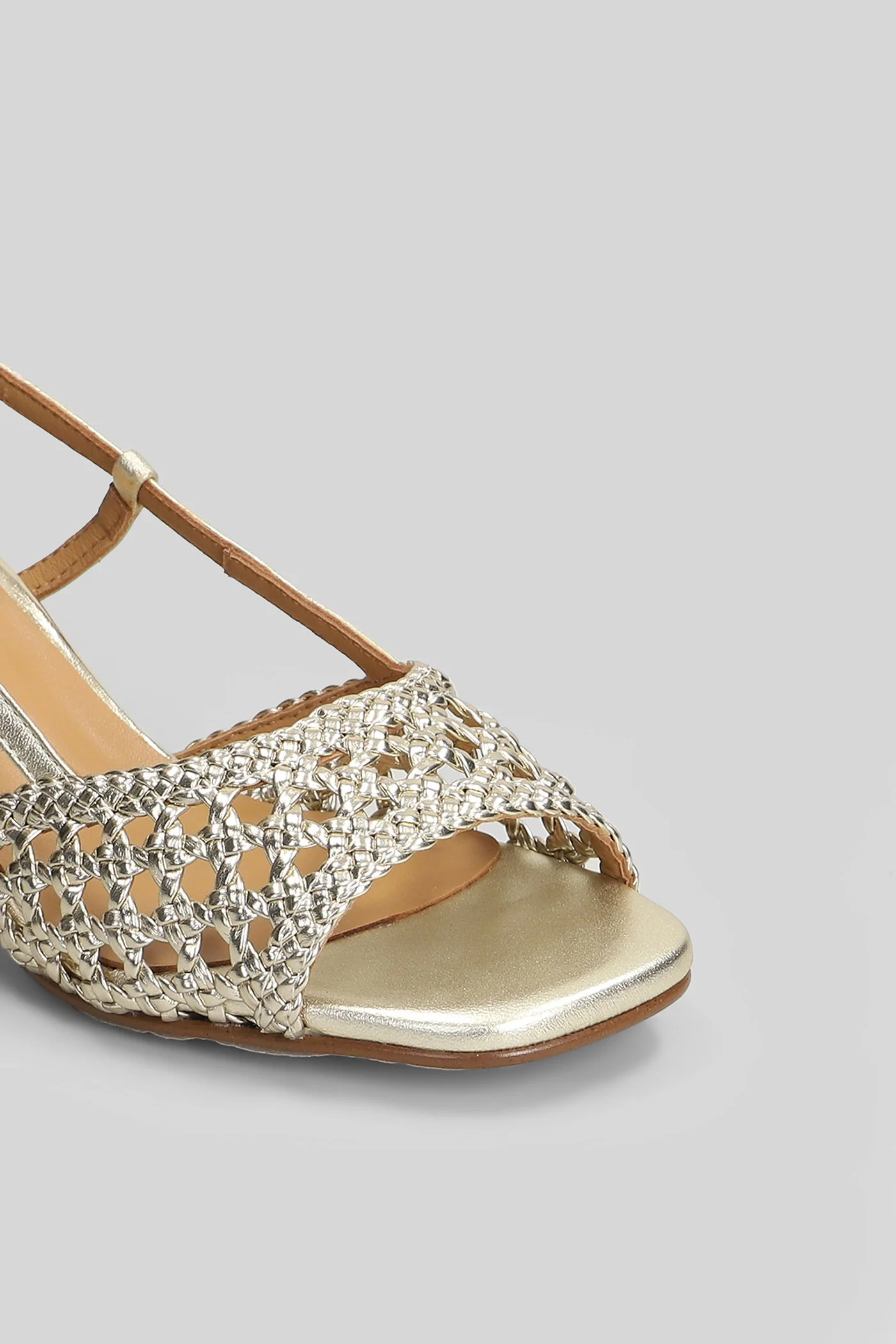 Sandals in platinum leather - Image 5