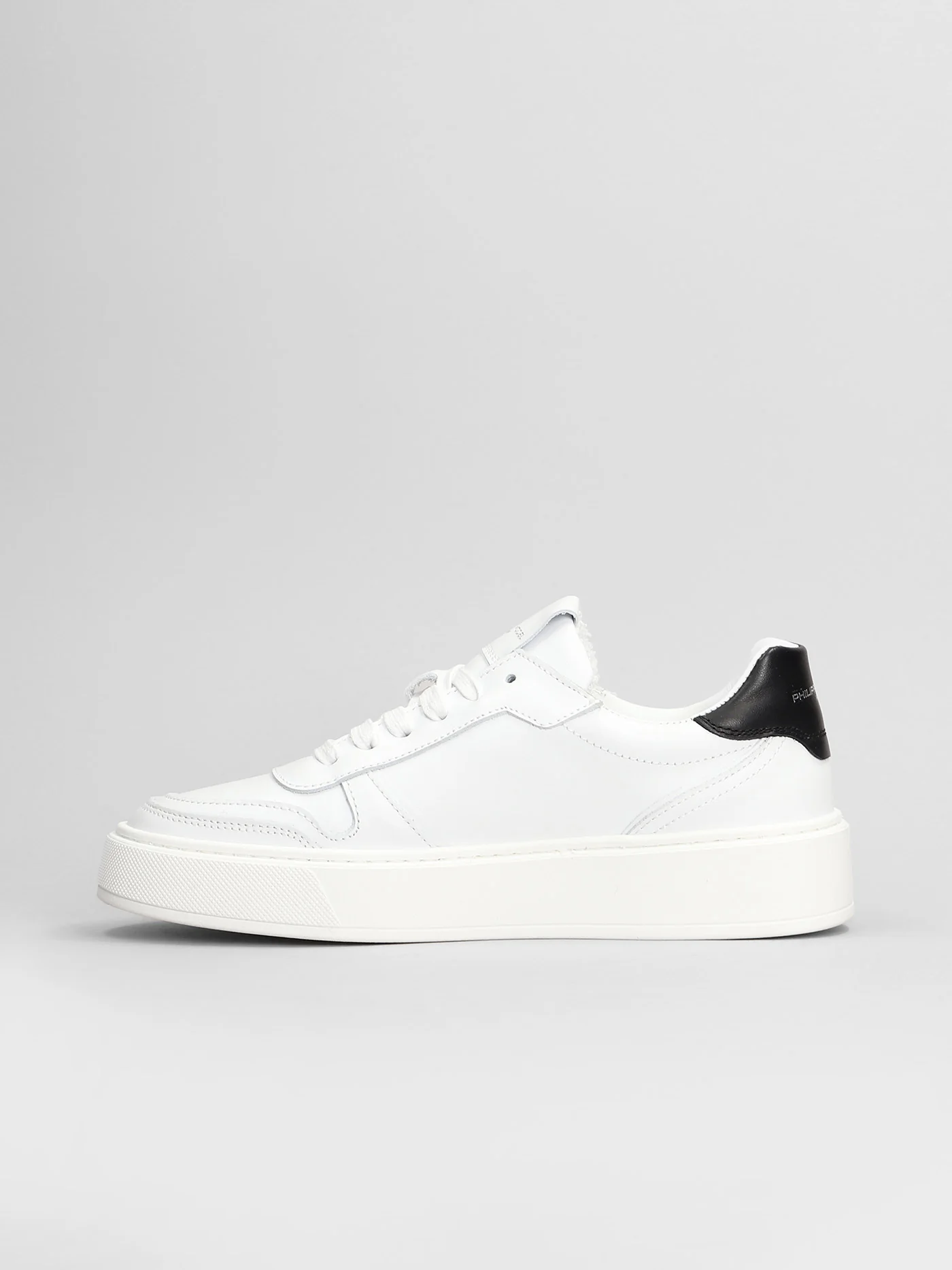 Nice Sneakers in white leather - Image 3