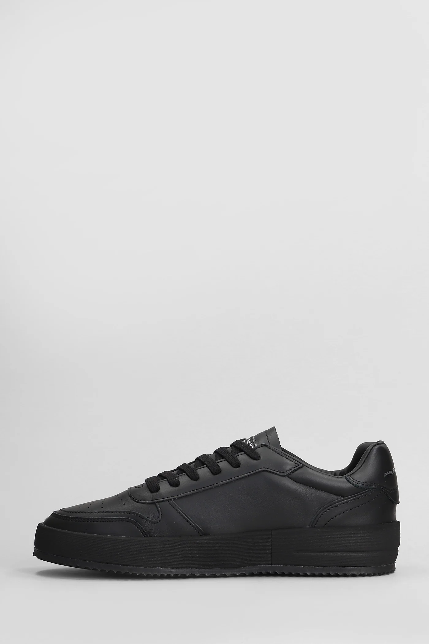 Nice Low Sneakers in black leather - Image 3