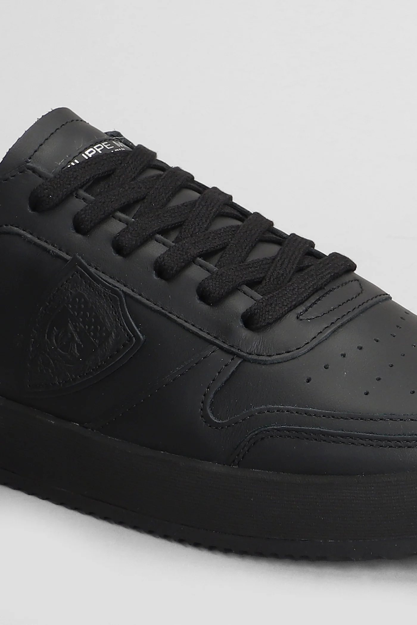 Nice Low Sneakers in black leather - Image 5