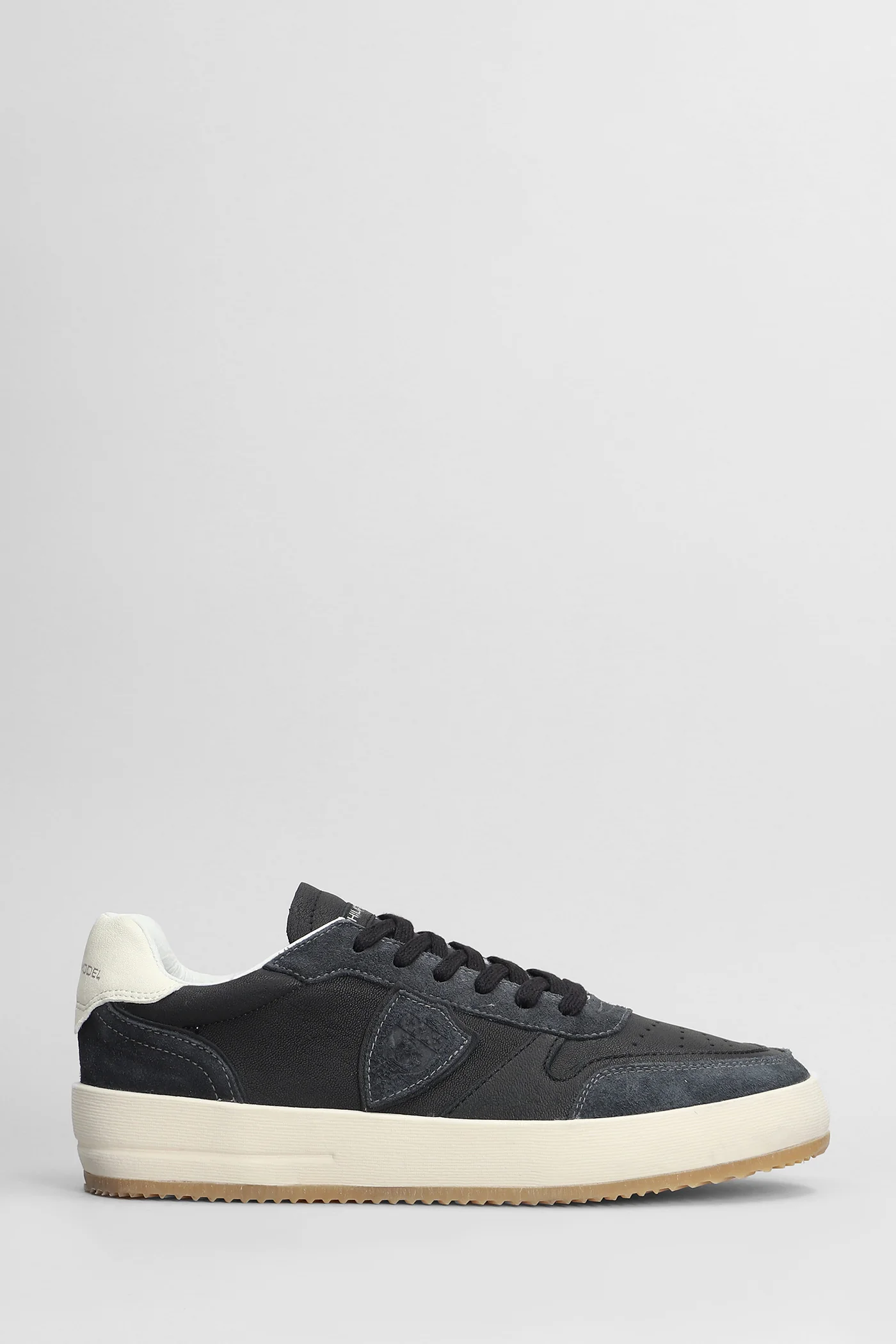 Nice Low Sneakers in black suede and leather