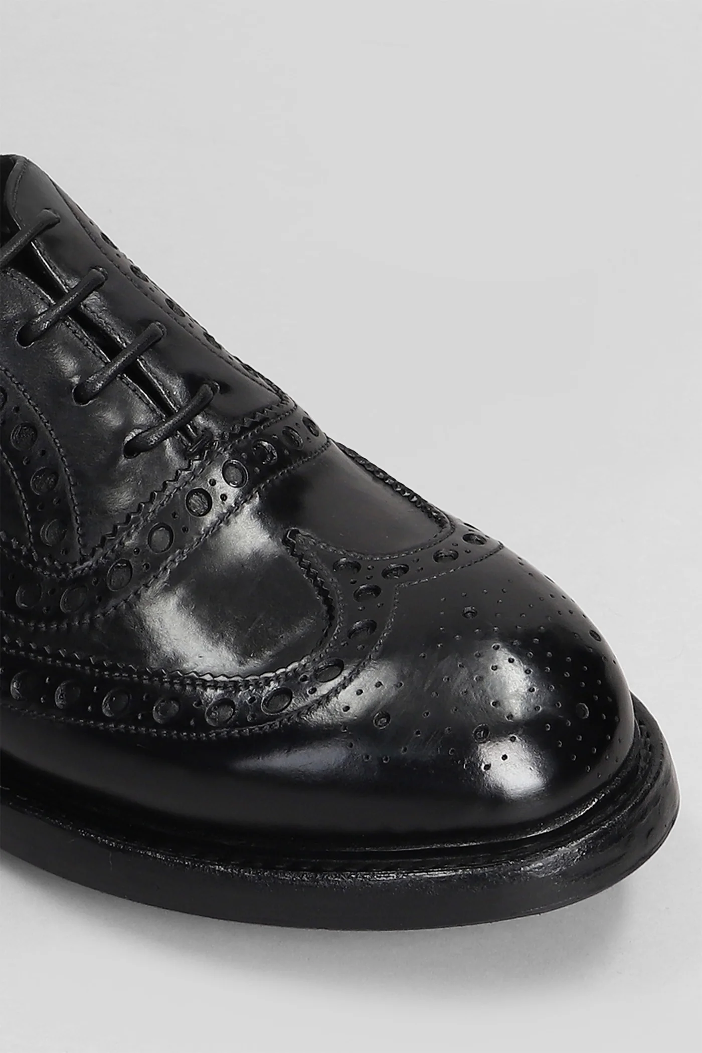 Lace up shoes in black leather - Image 10