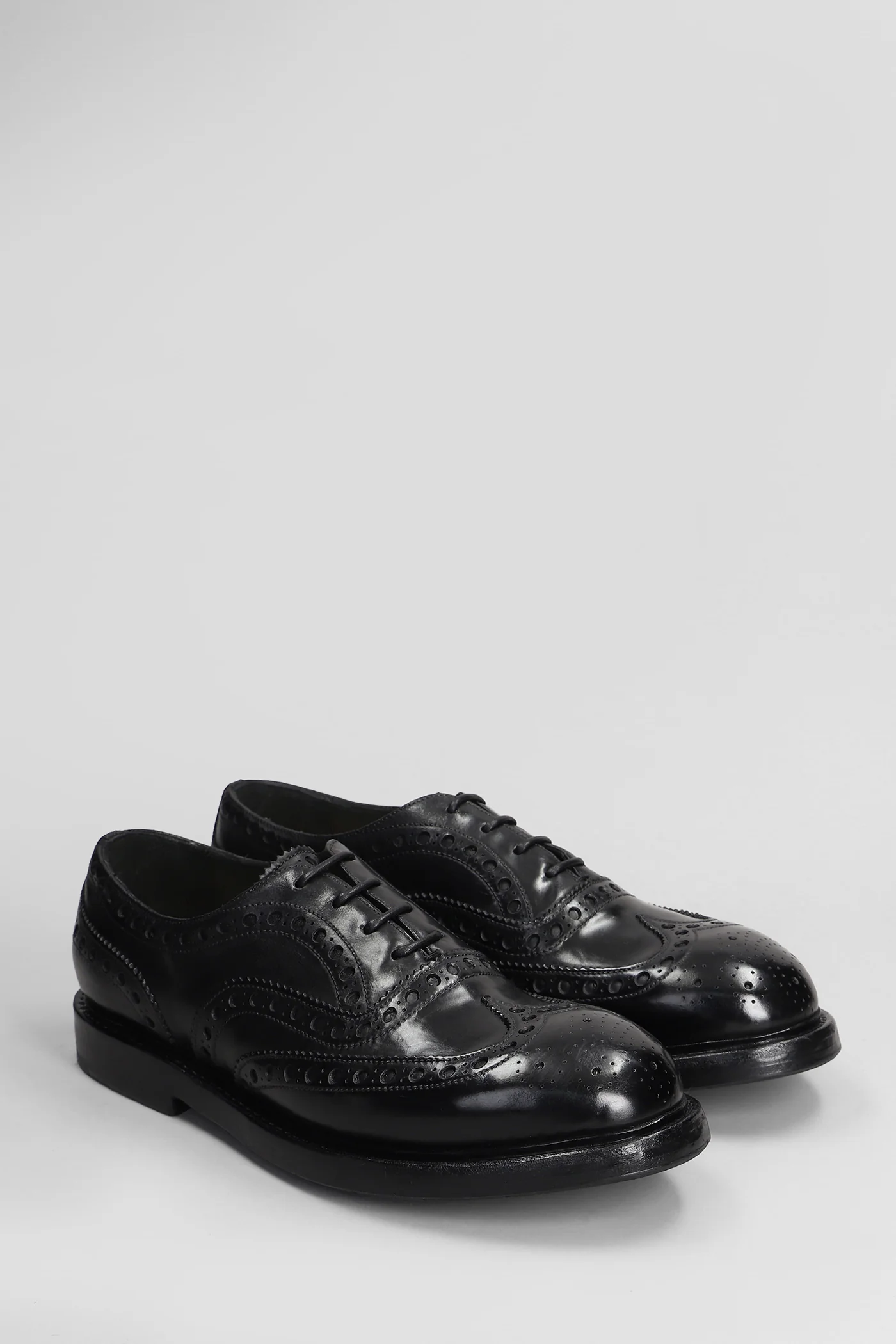 Lace up shoes in black leather - Image 27