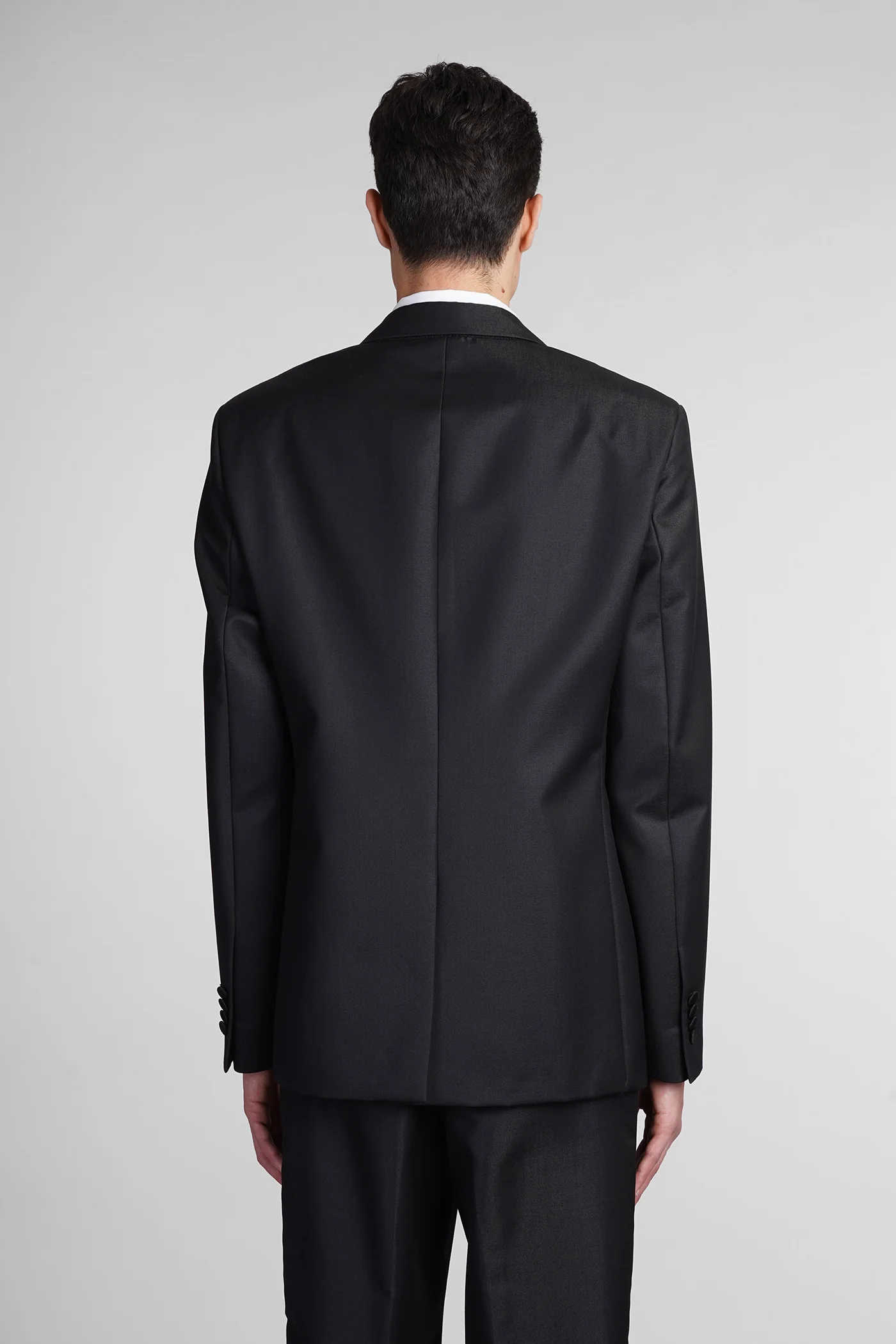 in black wool - Image 3