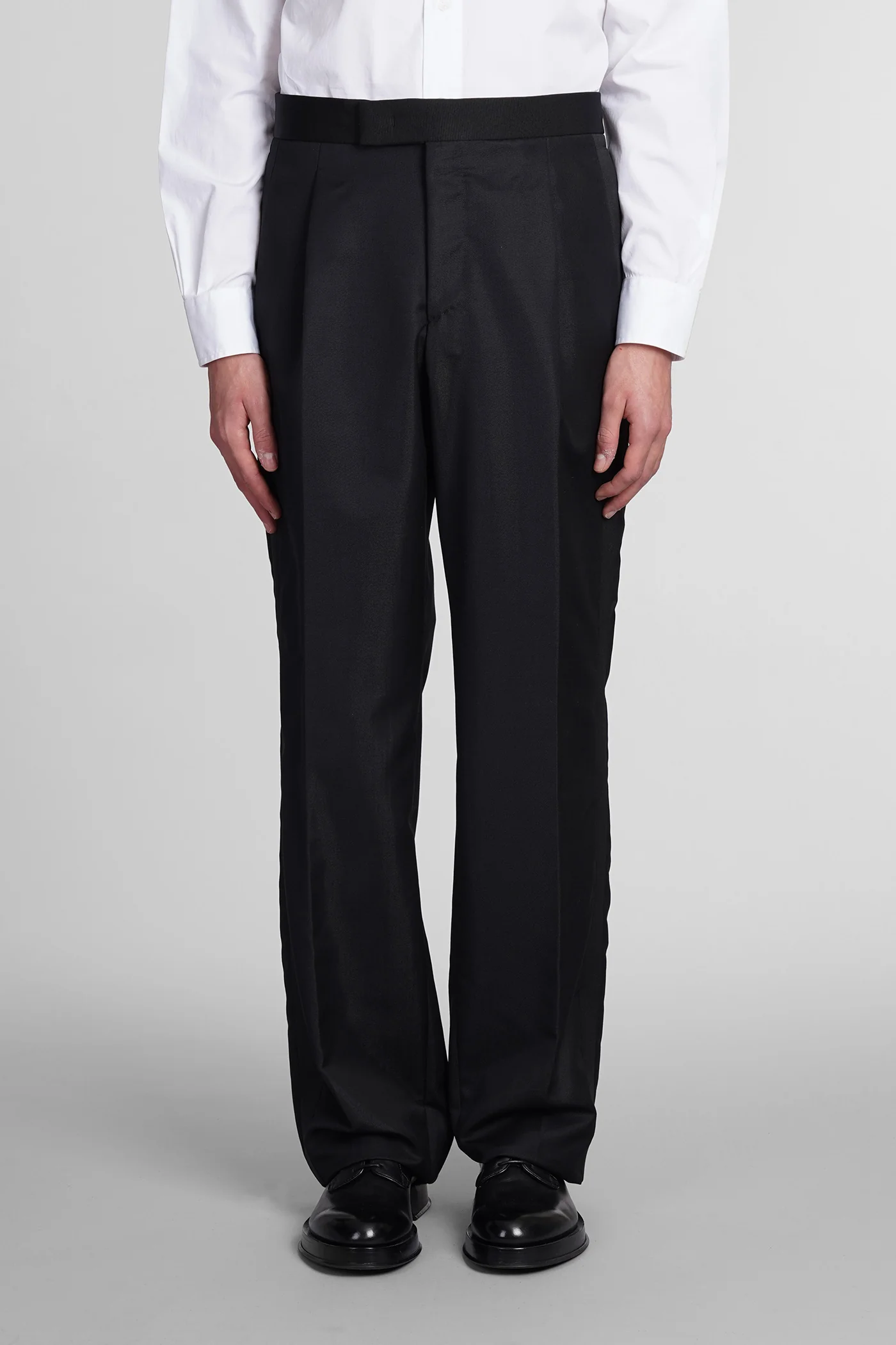 in black wool - Image 4