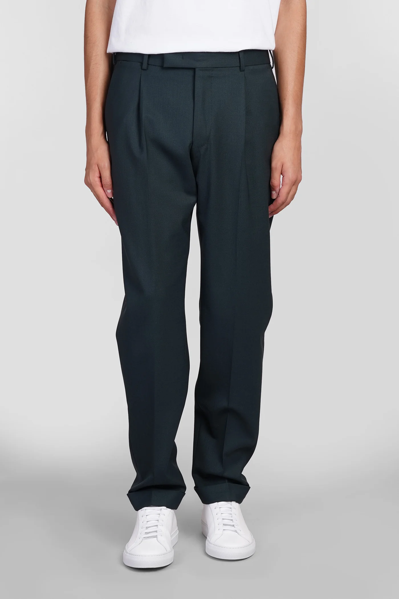Pants in green wool