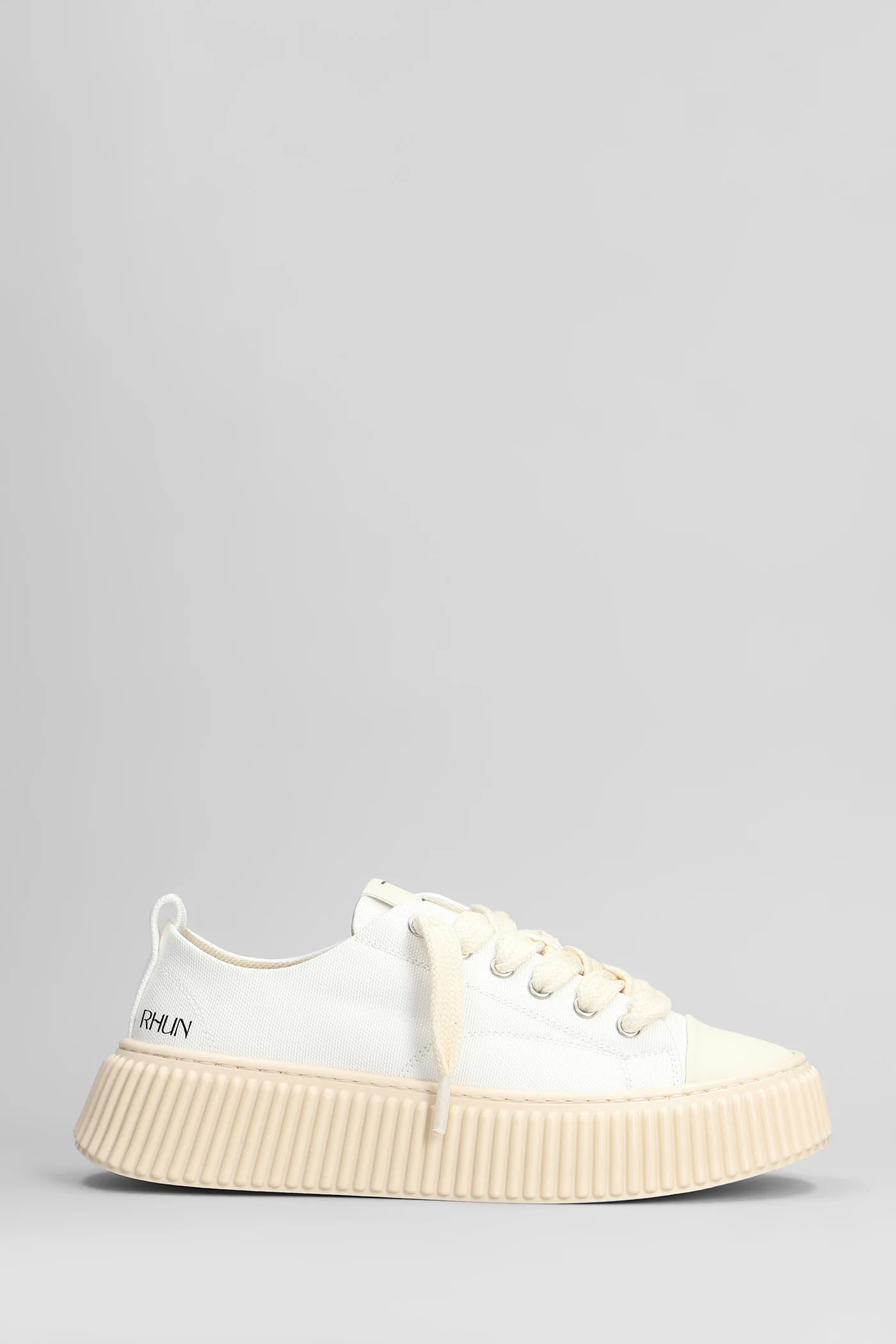 Canvas Sneakers in white canvas