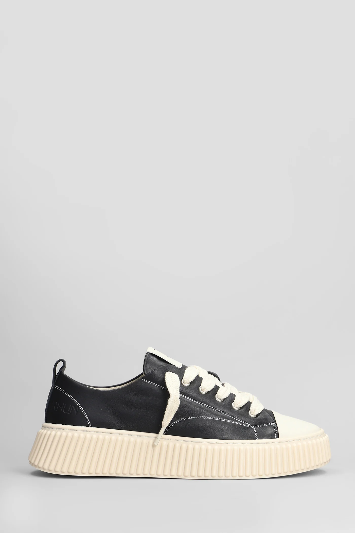 Leather Sneakers in black leather