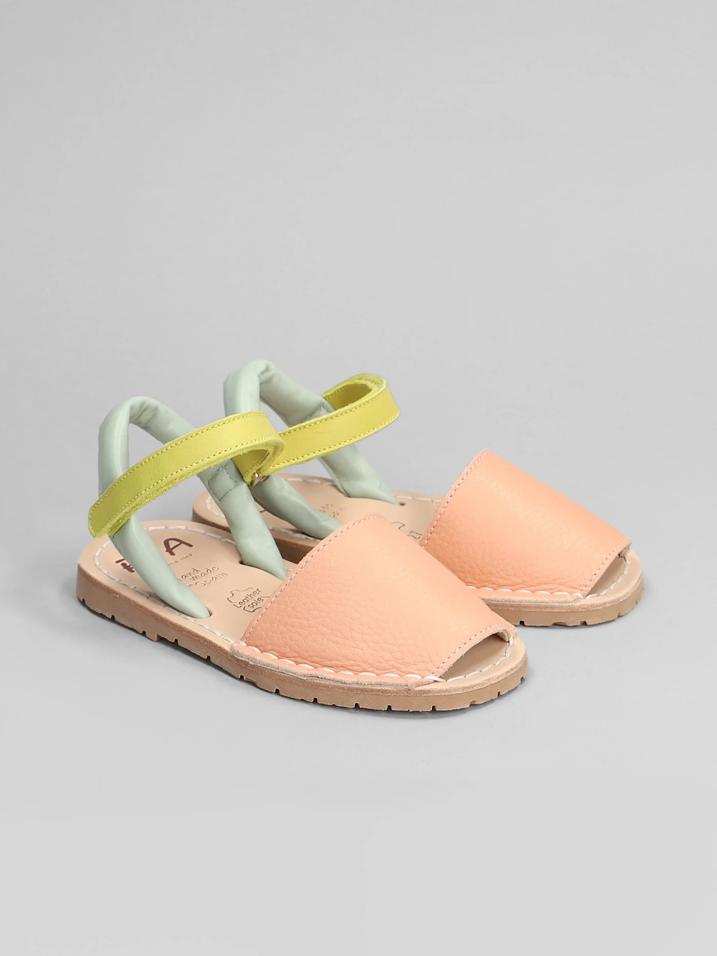 Flats in rose-pink leather - Image 2