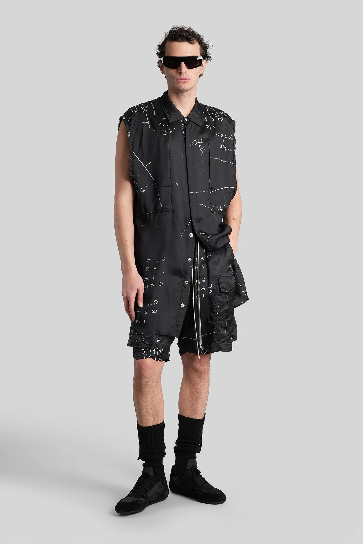 Cargobela shorts Shorts in black viscose - Image 2