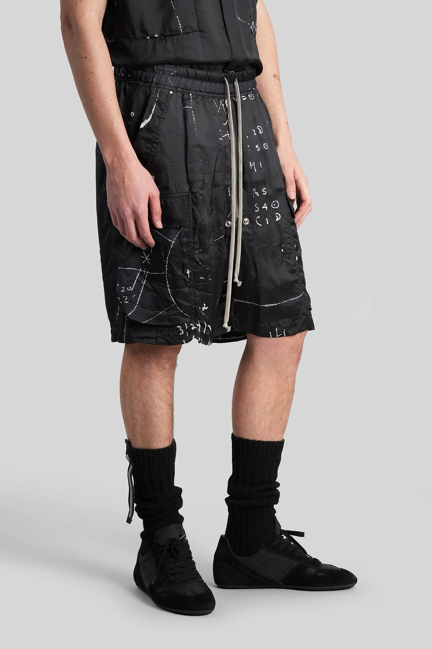 Cargobela shorts Shorts in black viscose - Image 4