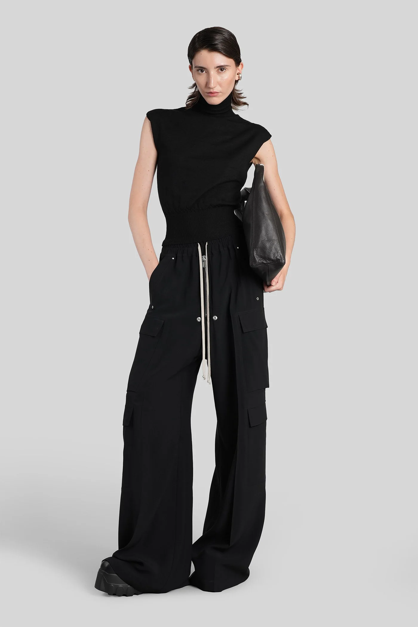 Cargobelas Pants in black viscose - Image 2