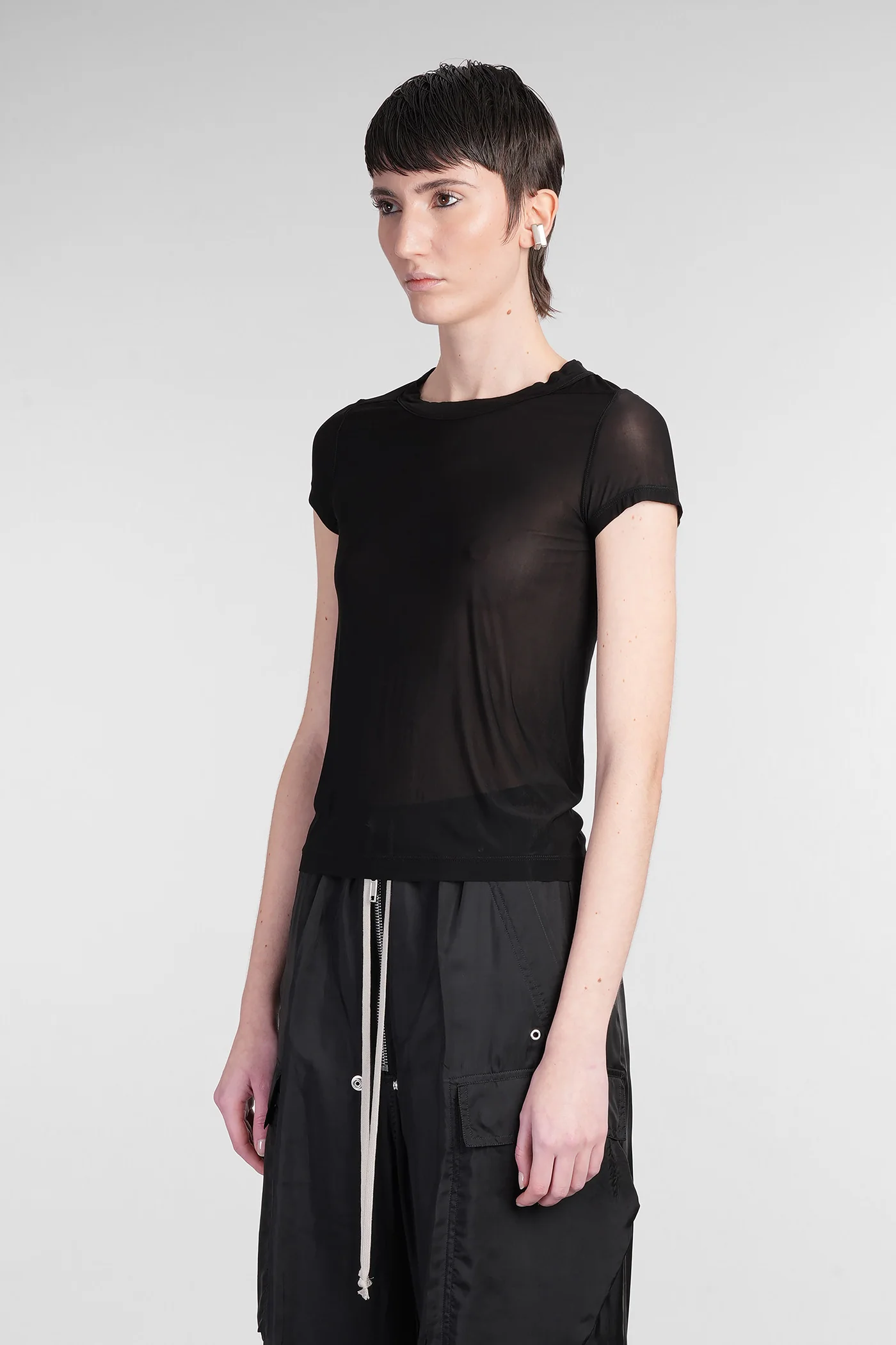Cropped level t T-Shirt in black polyamide polyester - Image 4