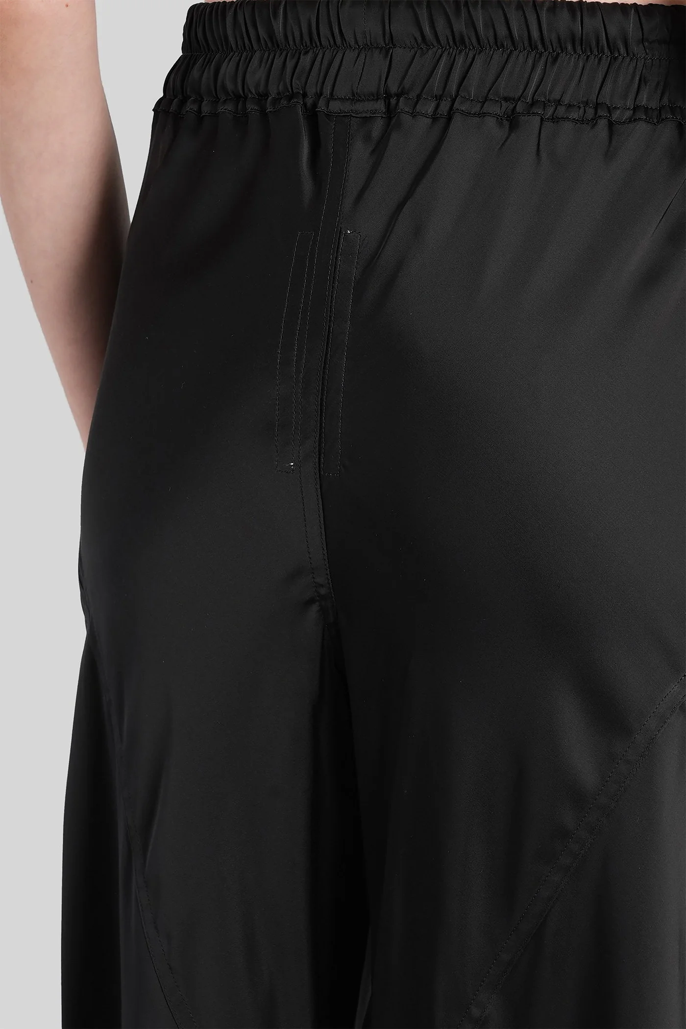 Drawstring bias Pants in black acetate - Image 5