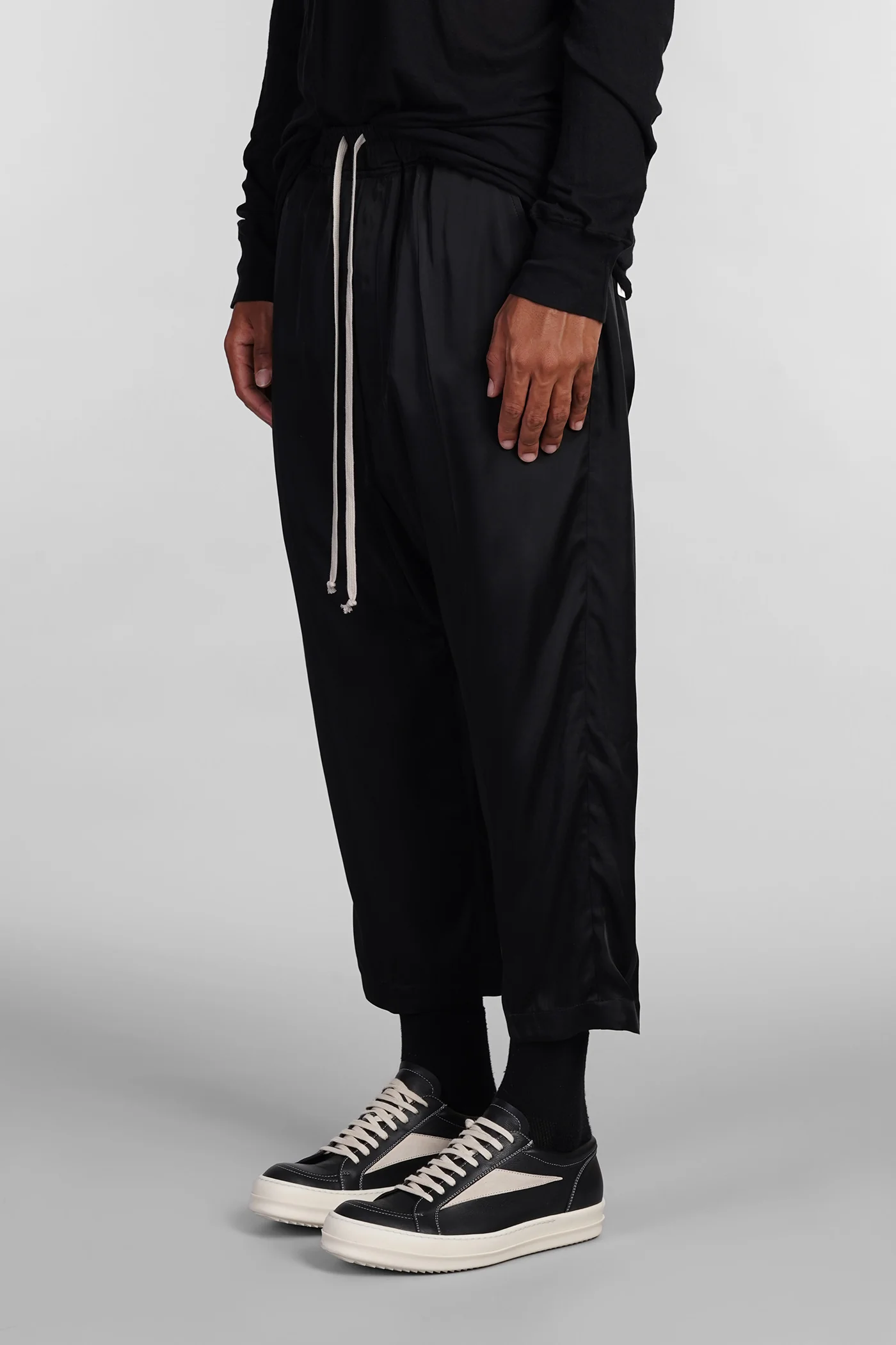 Drawstring cropped Pants in black acetate - Image 4