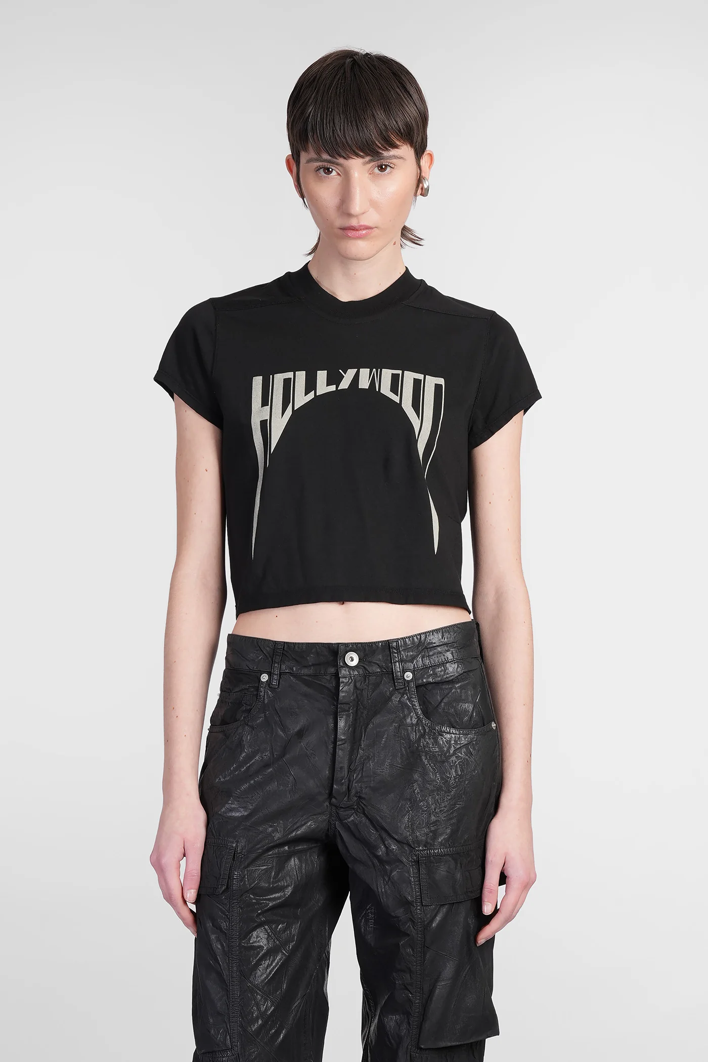 Cropped small level T-Shirt in black cotton