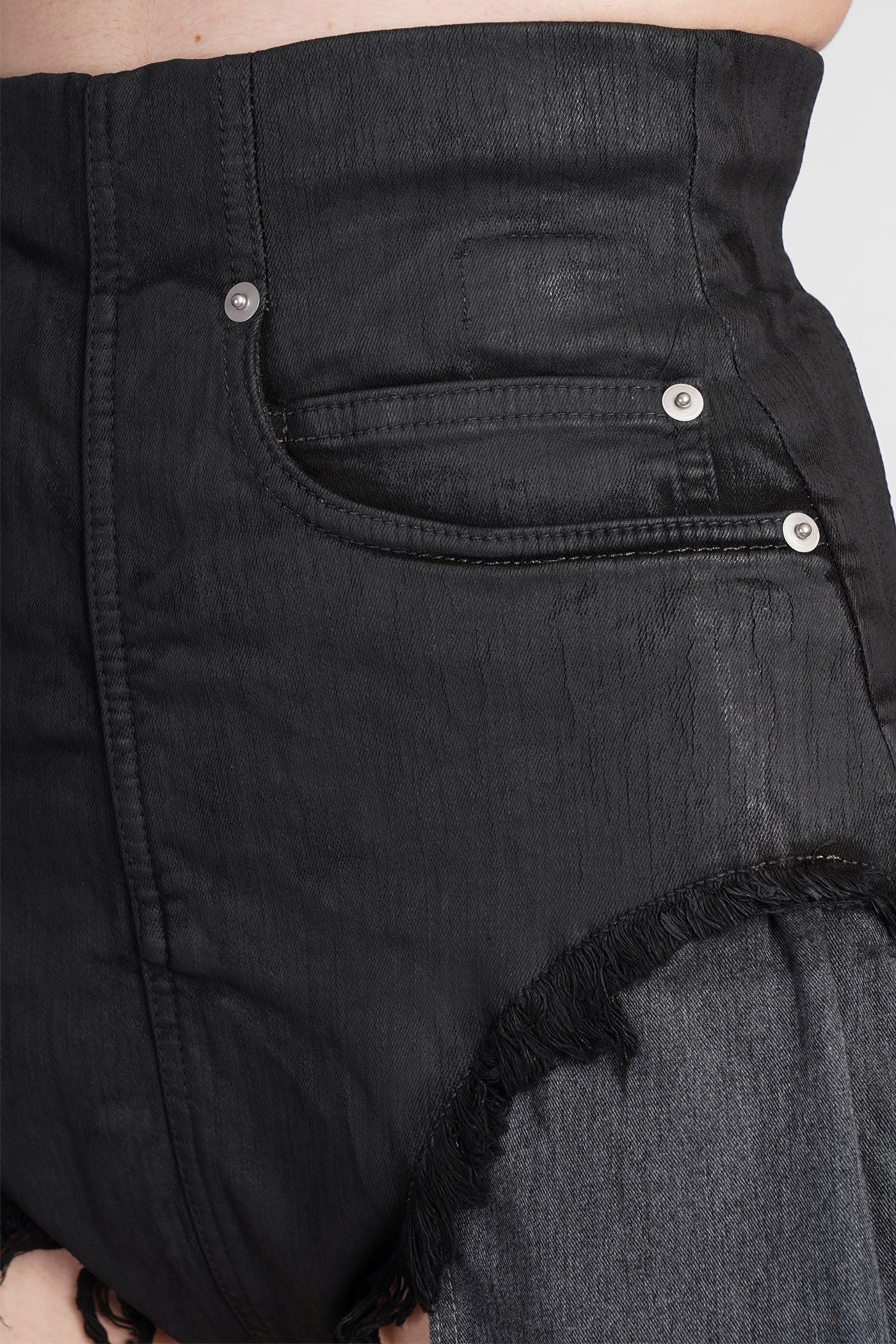 Dirt cutoffs Shorts in black cotton - Image 5