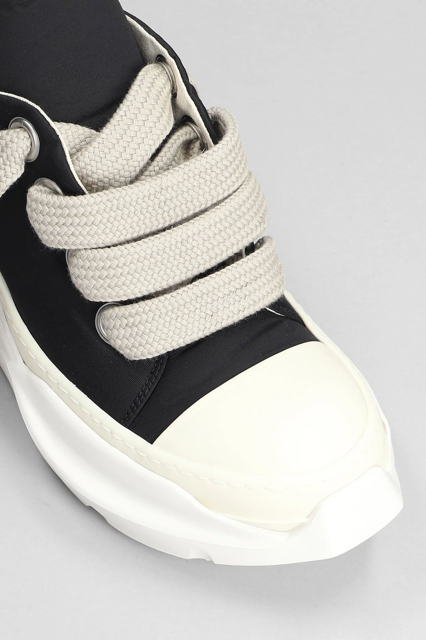 Jumbo lace abstract Sneakers in black polyamide - Image 5