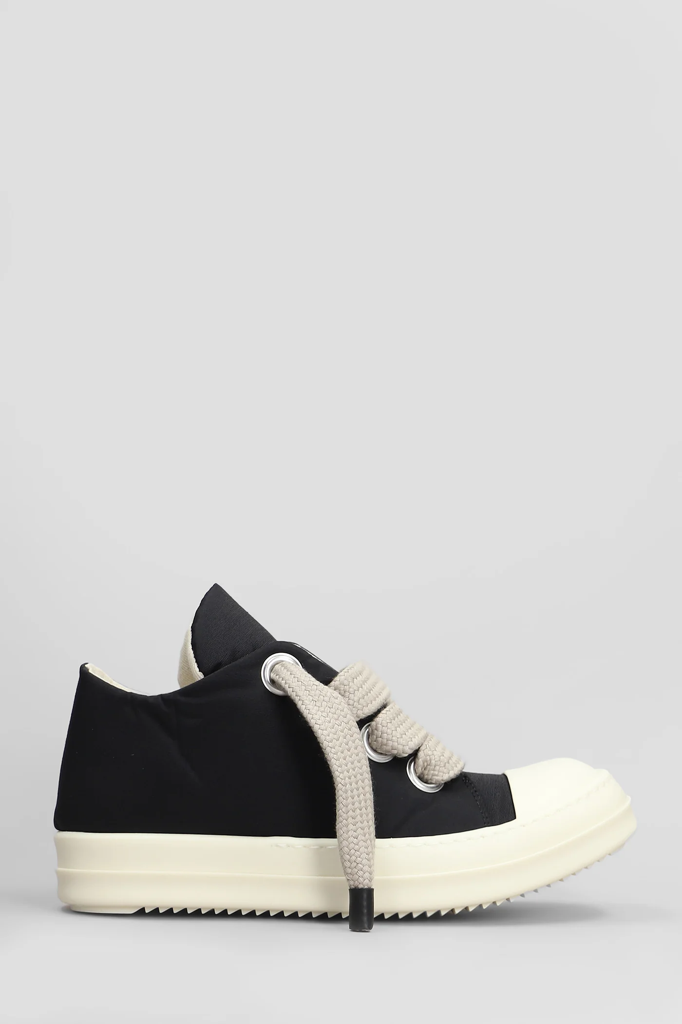 Jumbo lace puffe low Sneakers in black polyamide